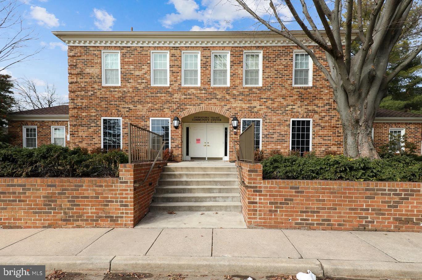 GEORGETOWN VILLAGE - Residential