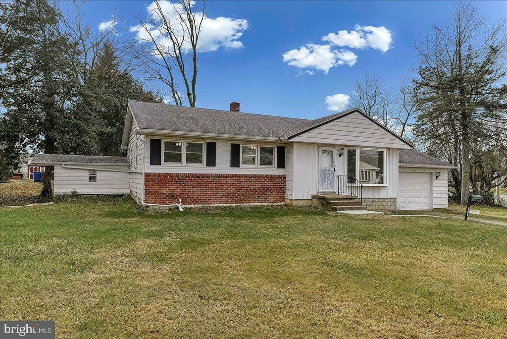 Photo of 201 Trimble Boulevard, BROOKHAVEN, PA 19015 (MLS # PADE2106022)