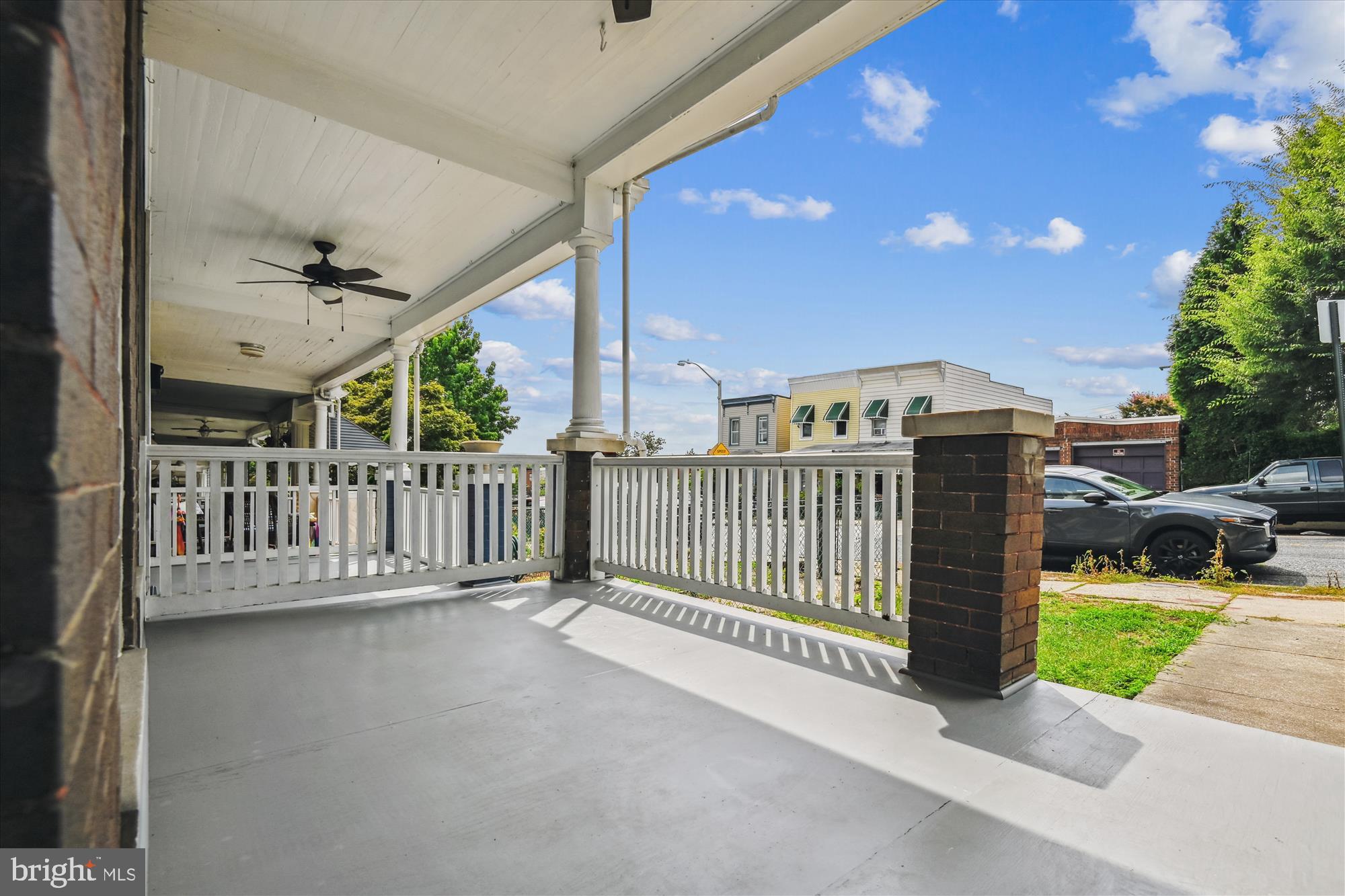 852 W 37TH STREET