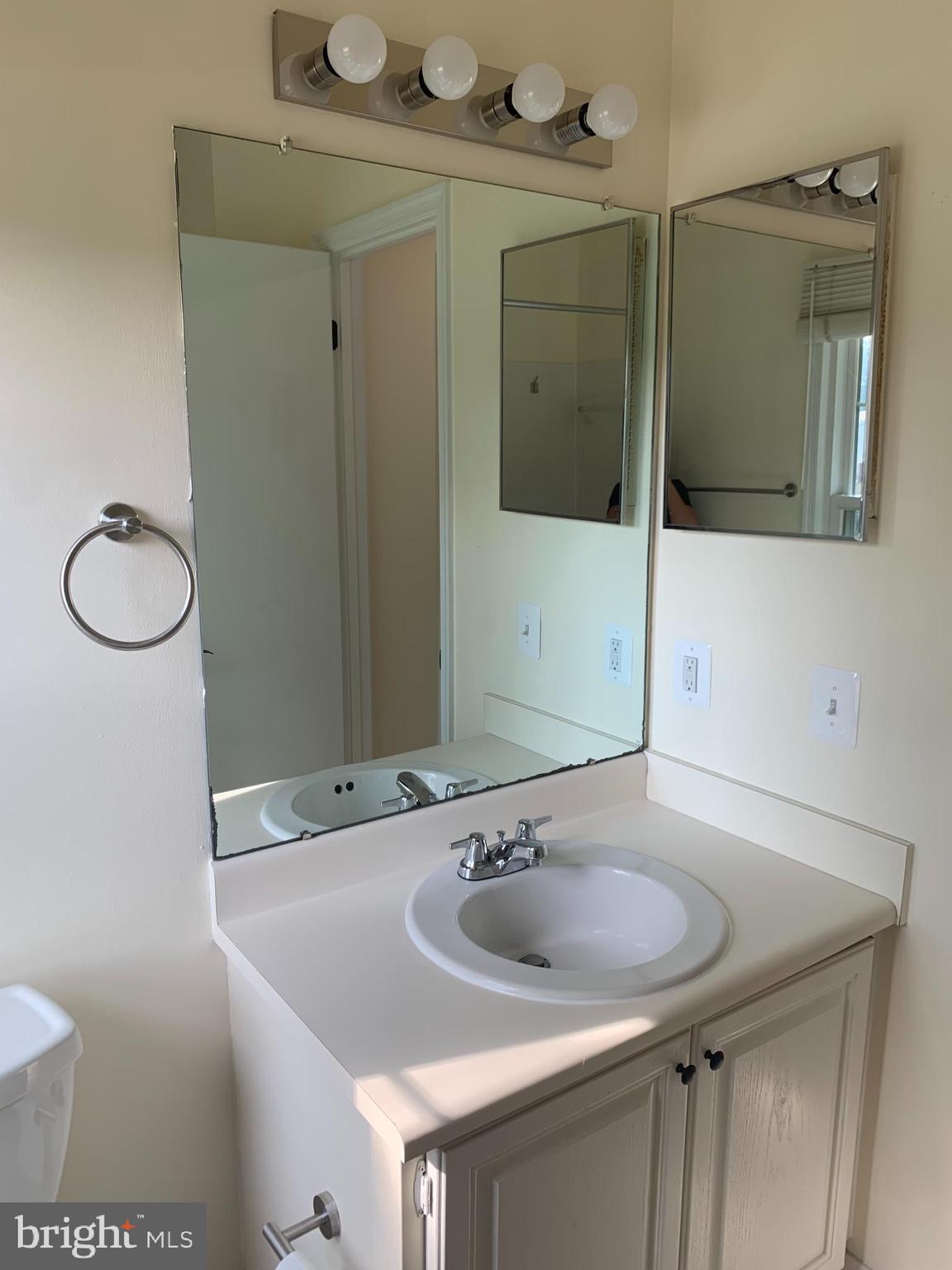 INVERNESS WOODS - Residential Lease