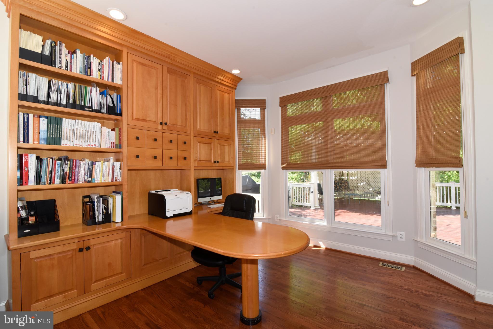 TIMBERLAKE ESTATES - Residential