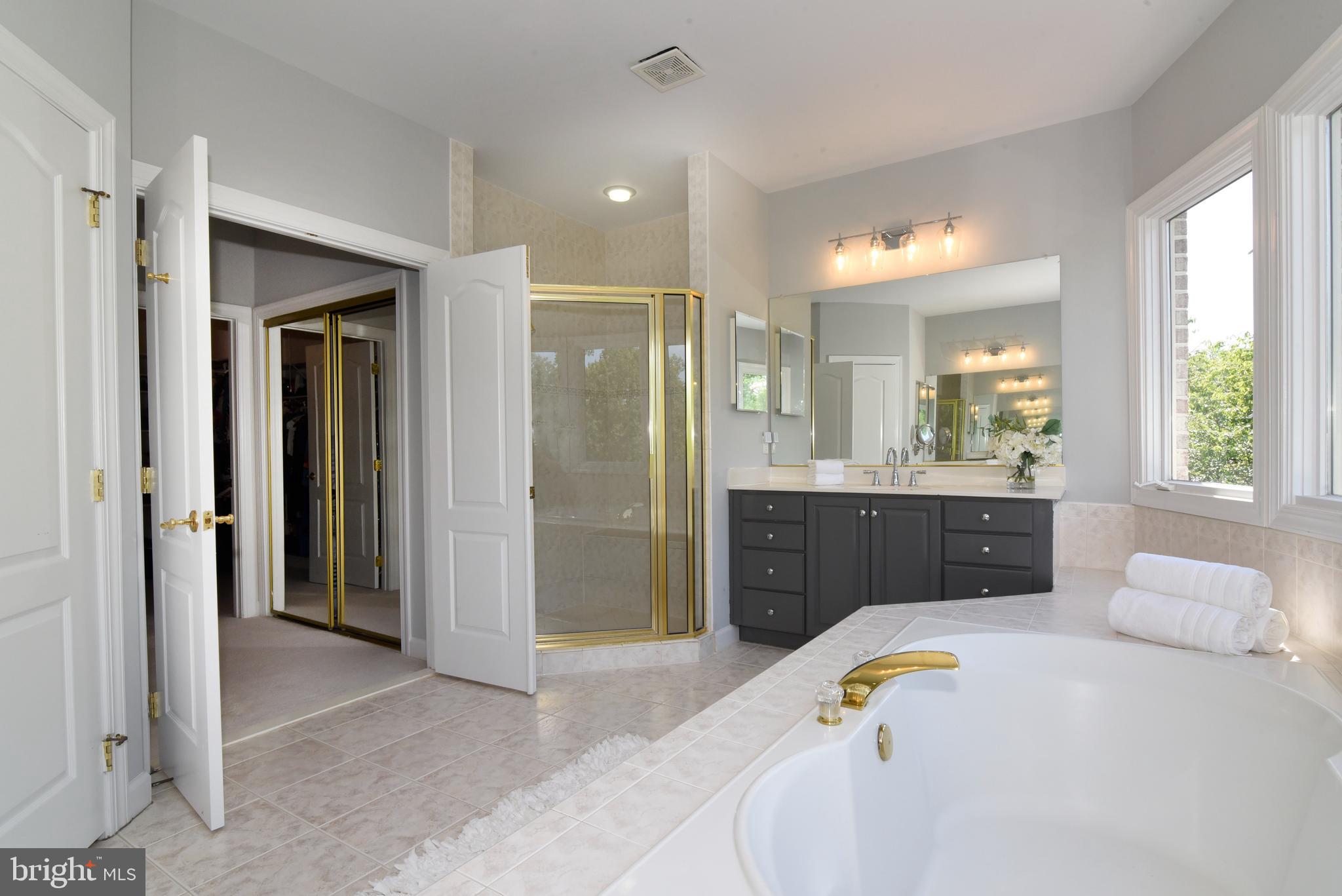 TIMBERLAKE ESTATES - Residential