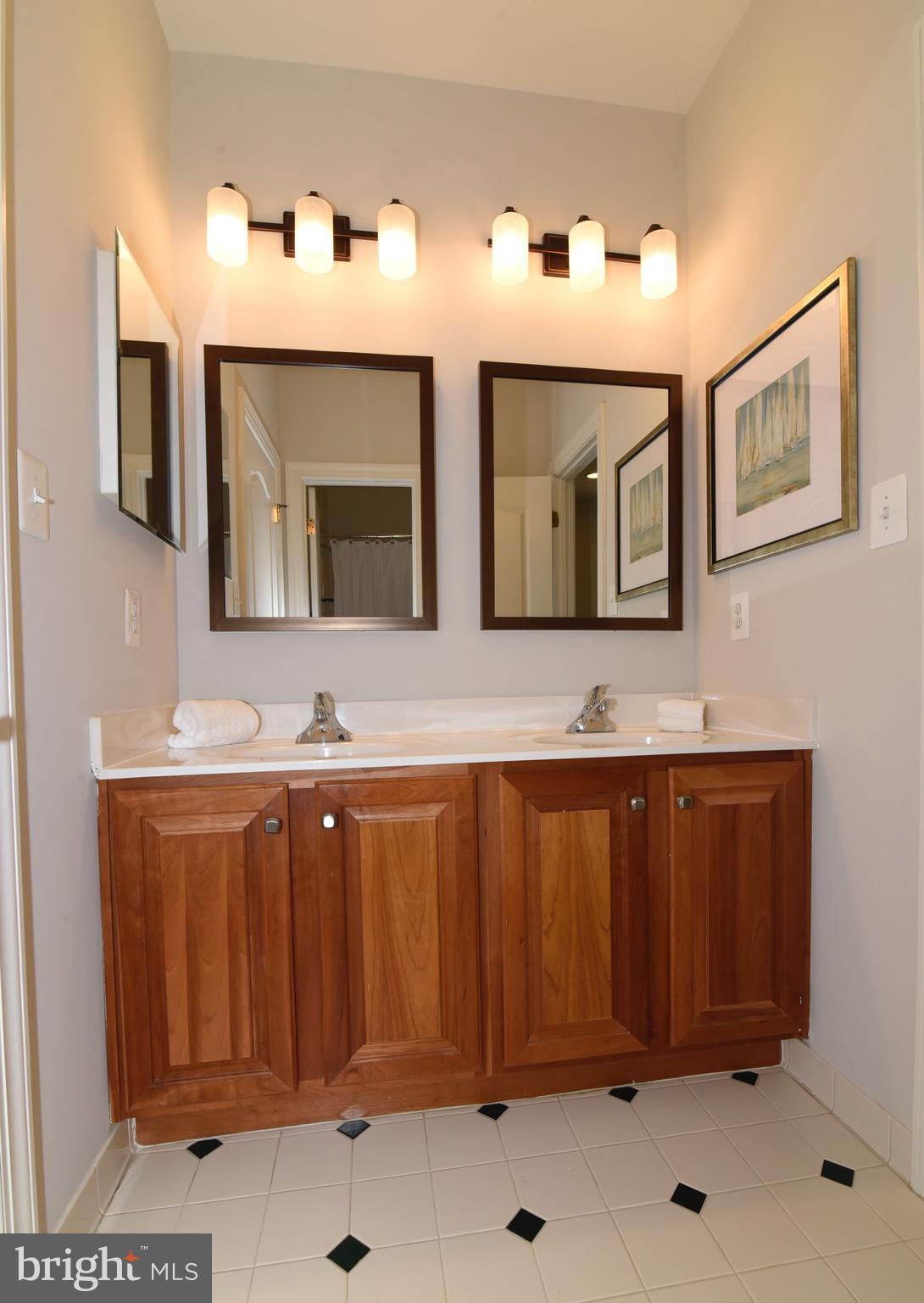 TIMBERLAKE ESTATES - Residential