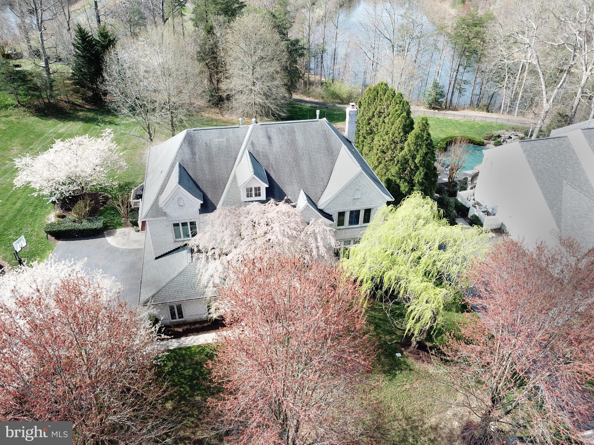 TIMBERLAKE ESTATES - Residential