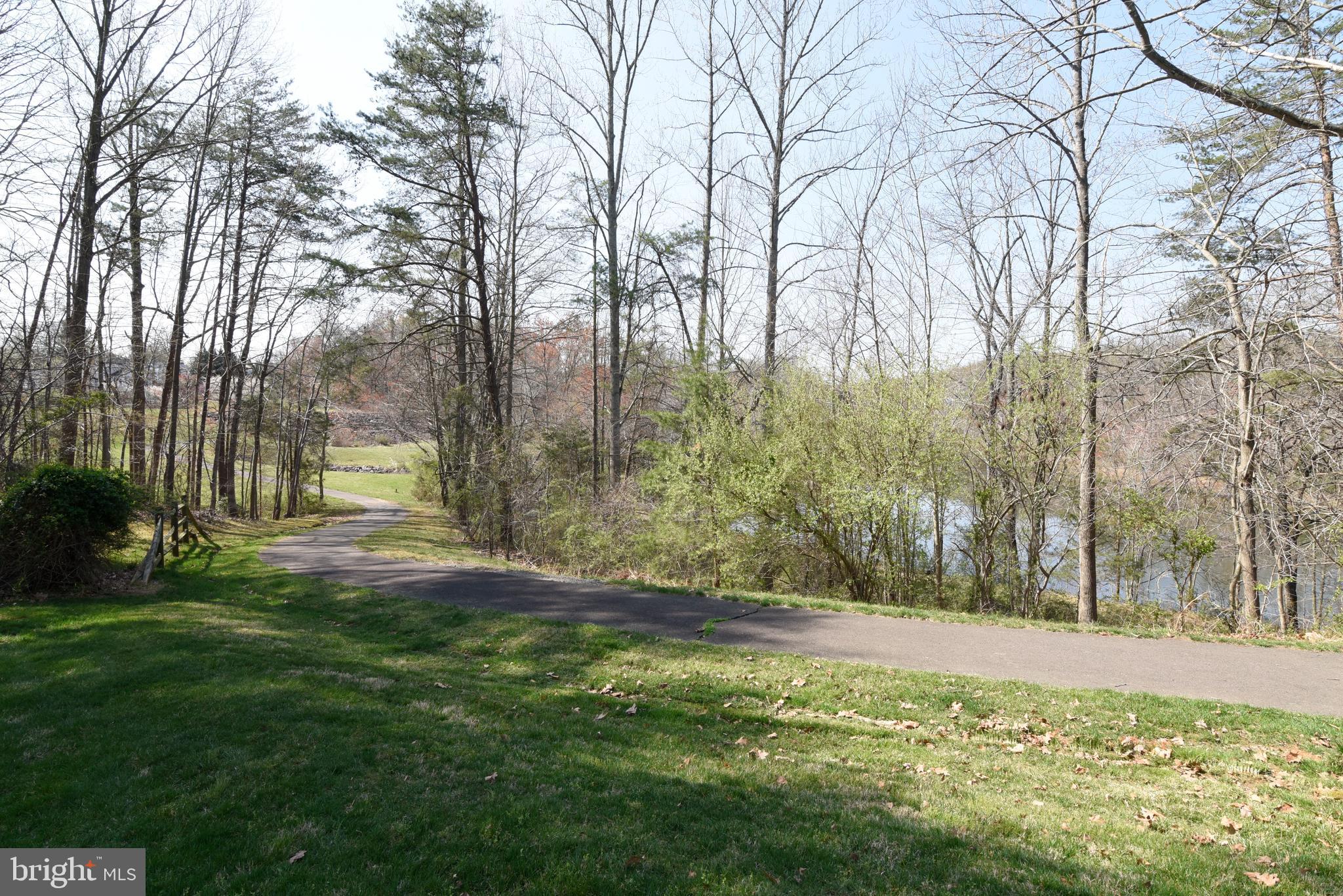 TIMBERLAKE ESTATES - Residential