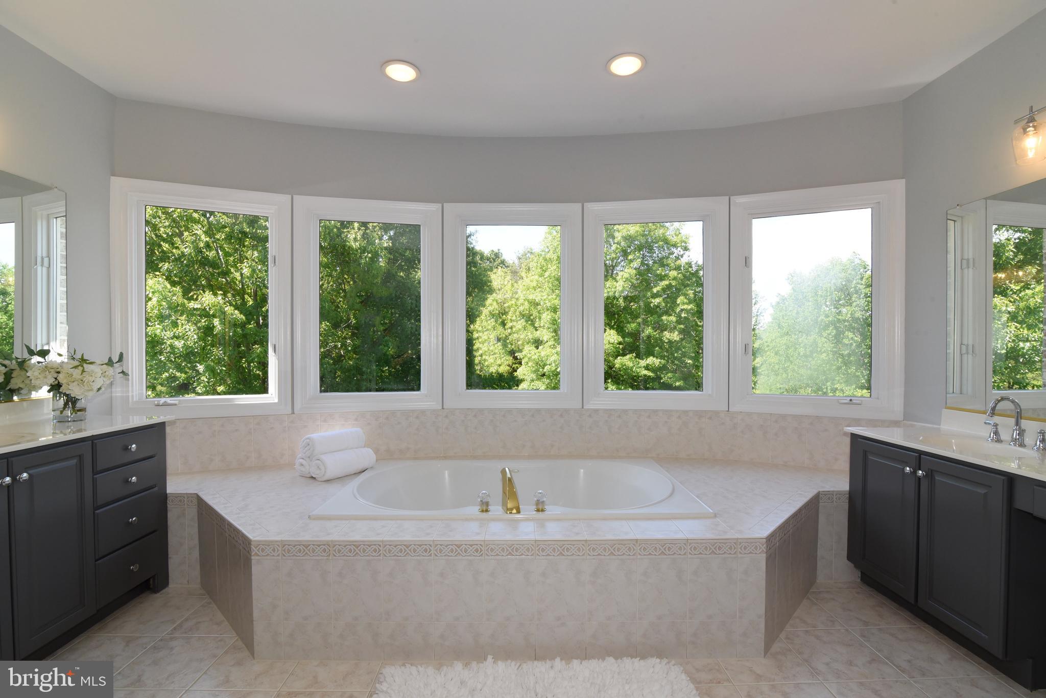 TIMBERLAKE ESTATES - Residential