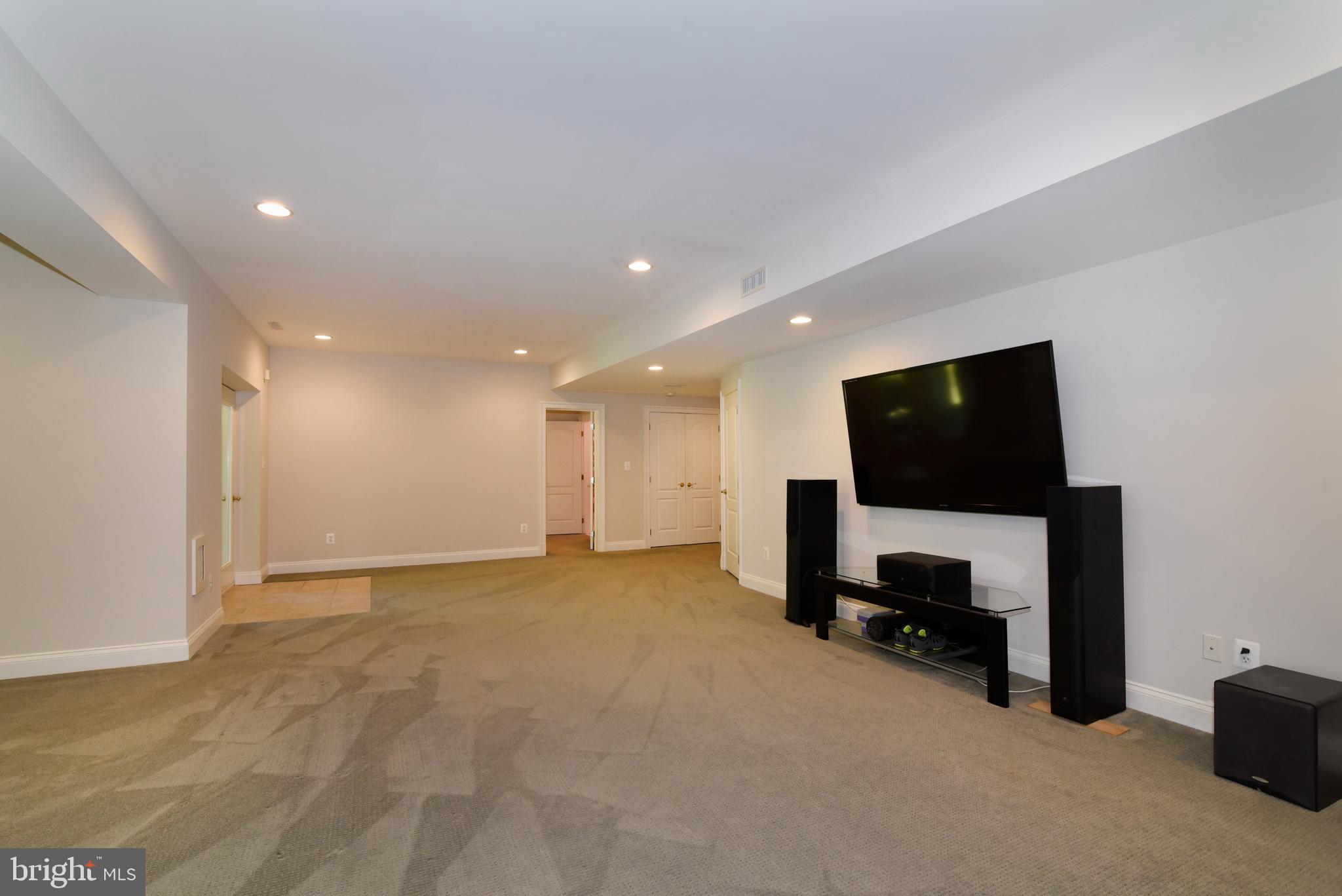 TIMBERLAKE ESTATES - Residential