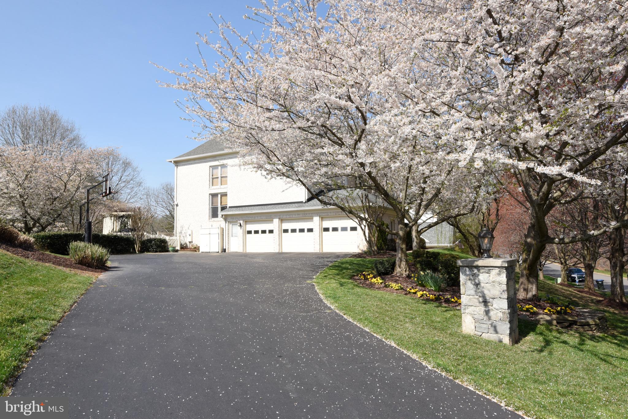 TIMBERLAKE ESTATES - Residential