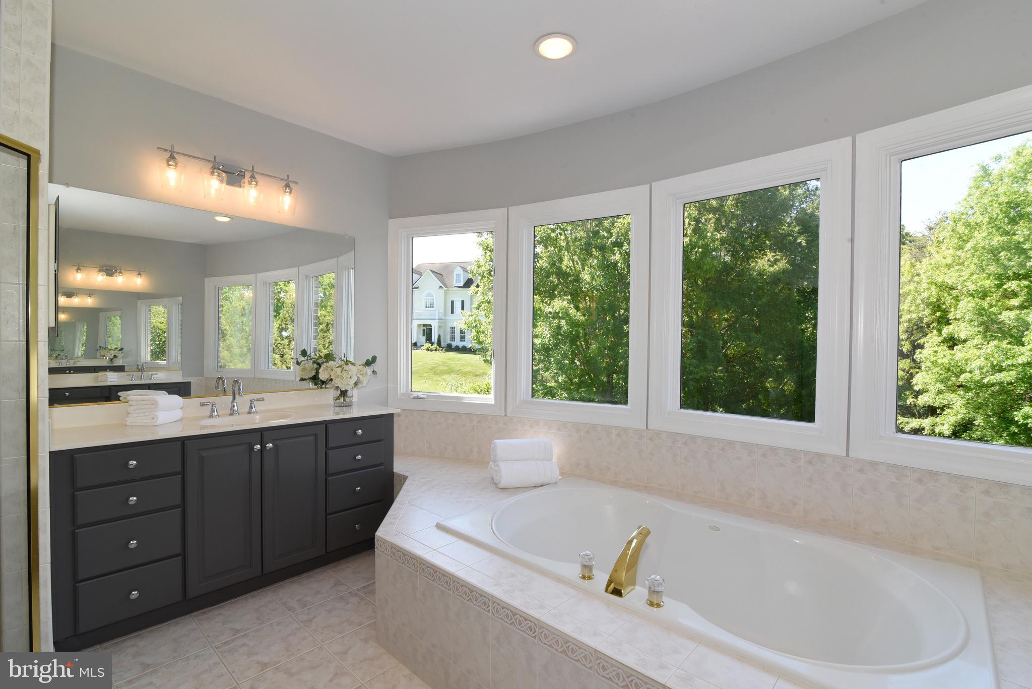 TIMBERLAKE ESTATES - Residential