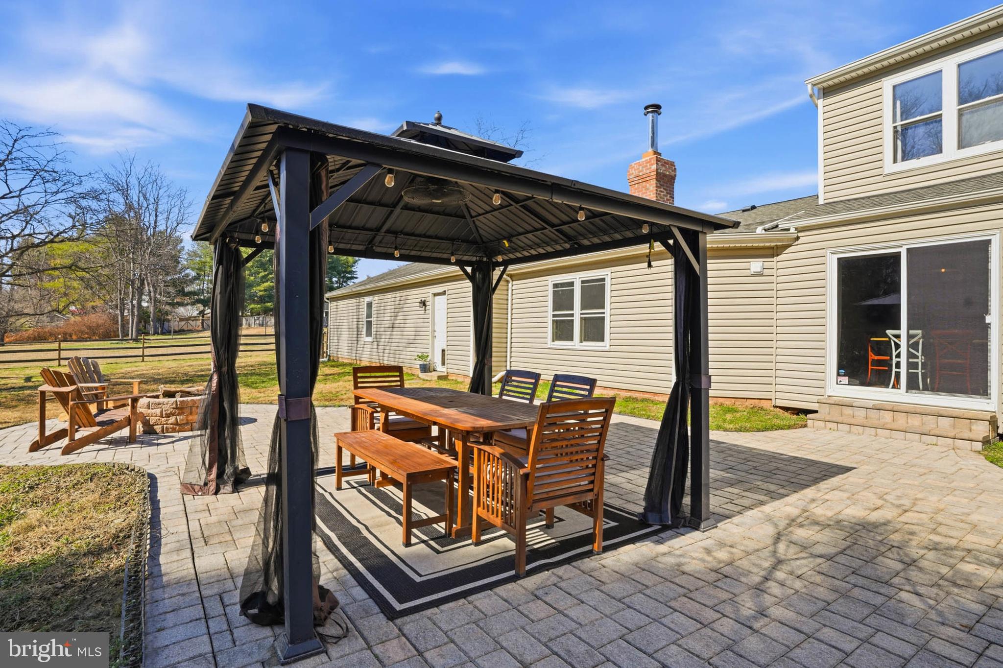 AVERY VILLAGE - Residential