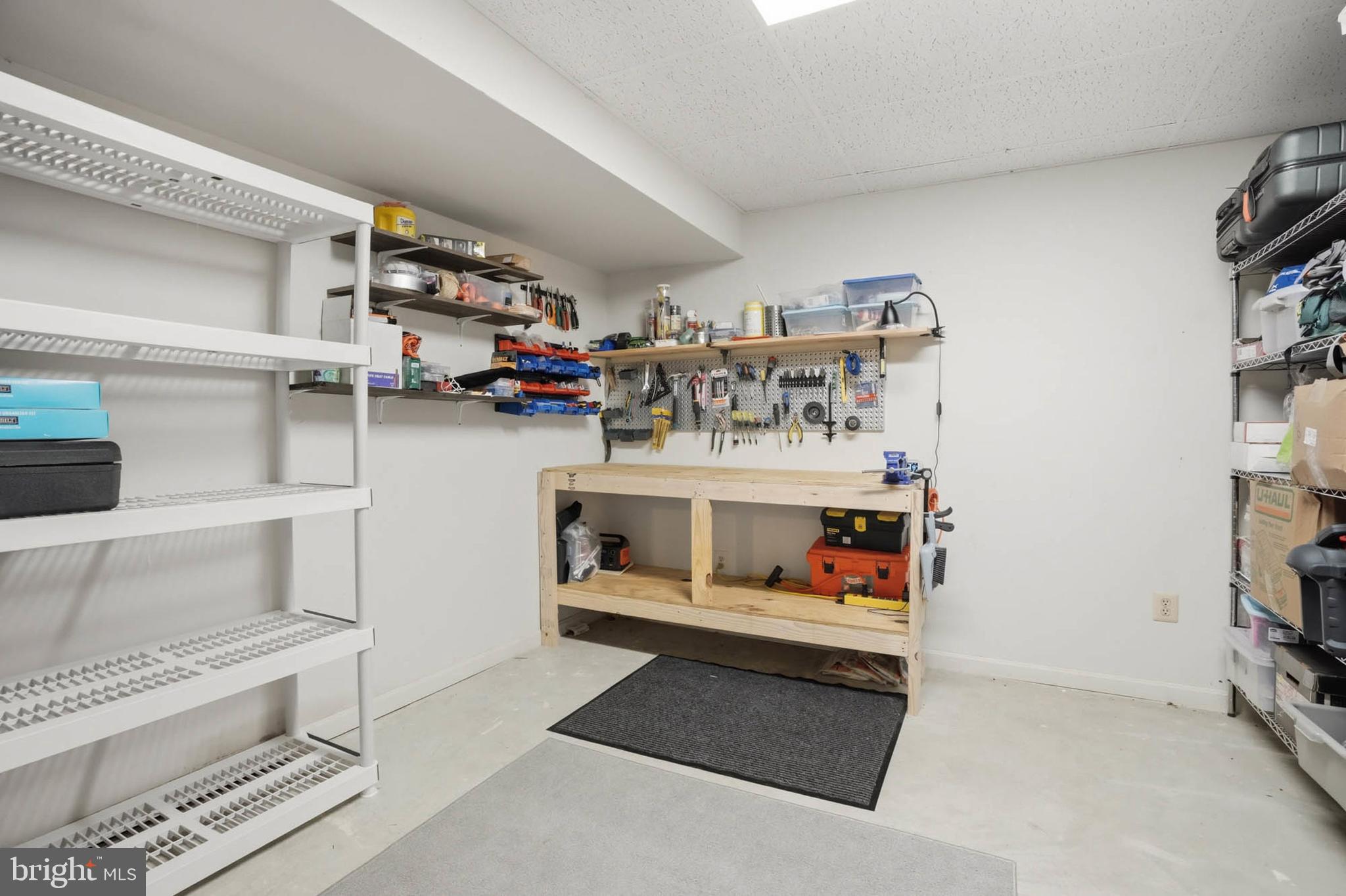 AVERY VILLAGE - Residential