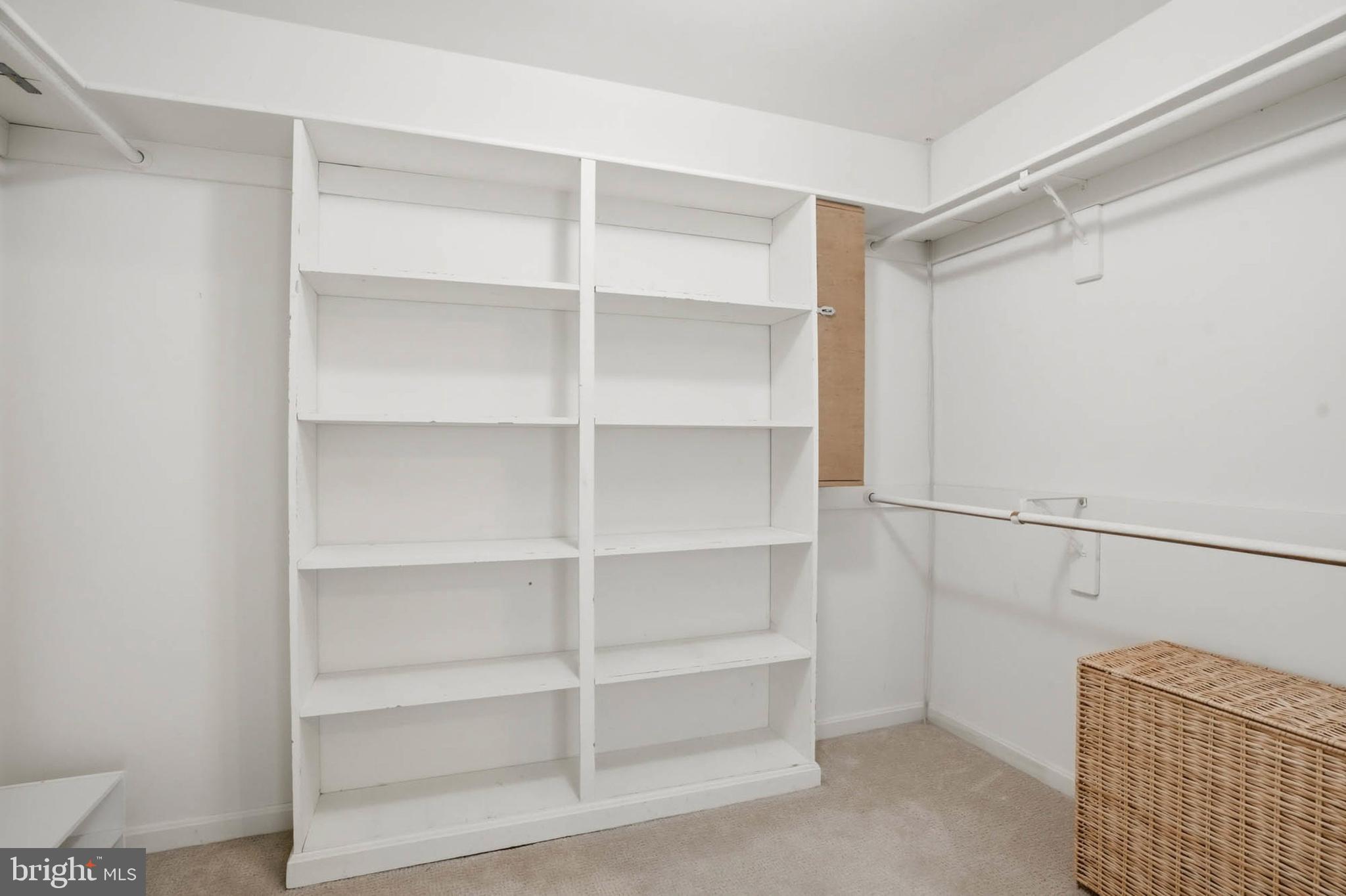 AVERY VILLAGE - Residential