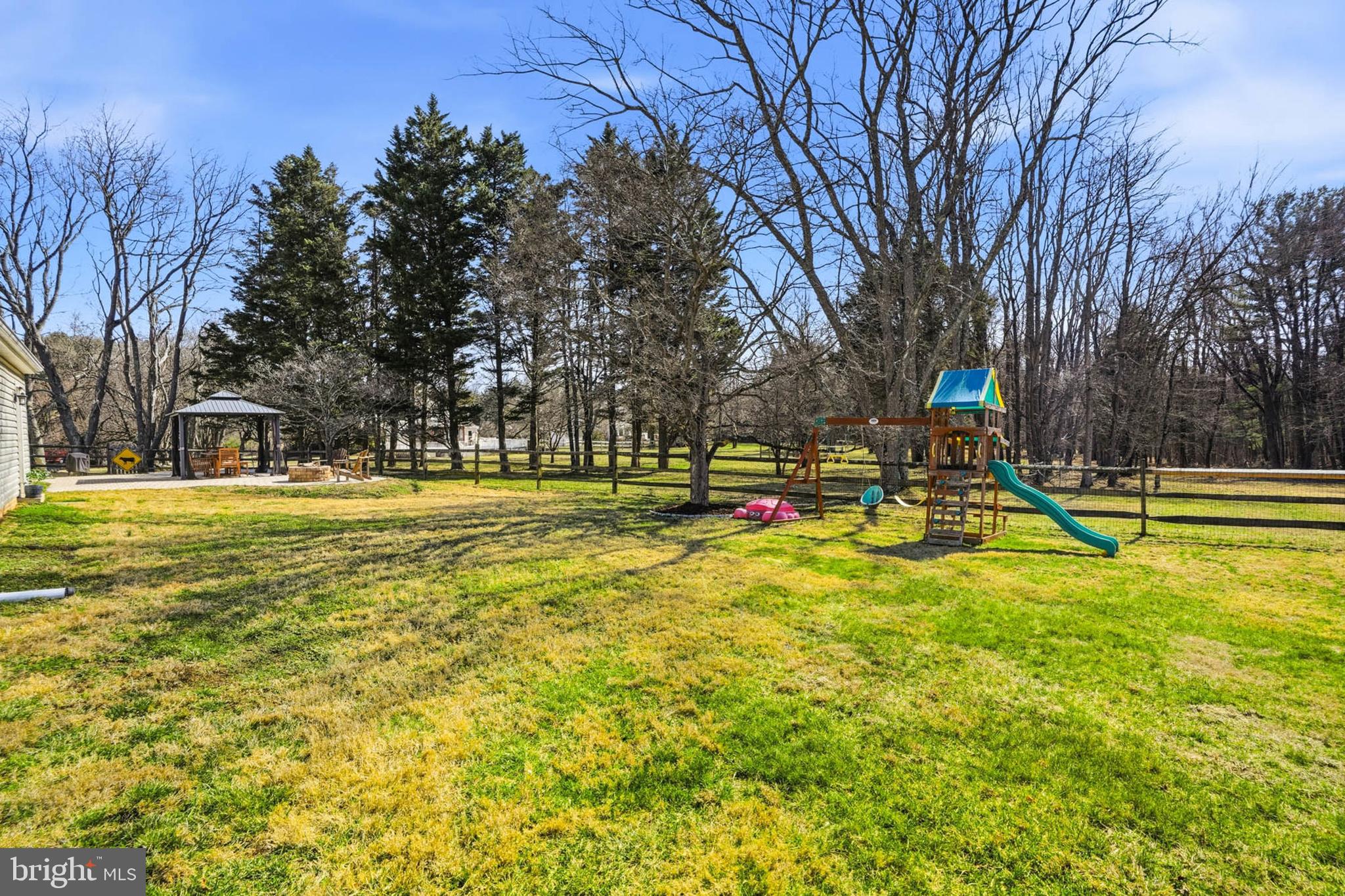 AVERY VILLAGE - Residential