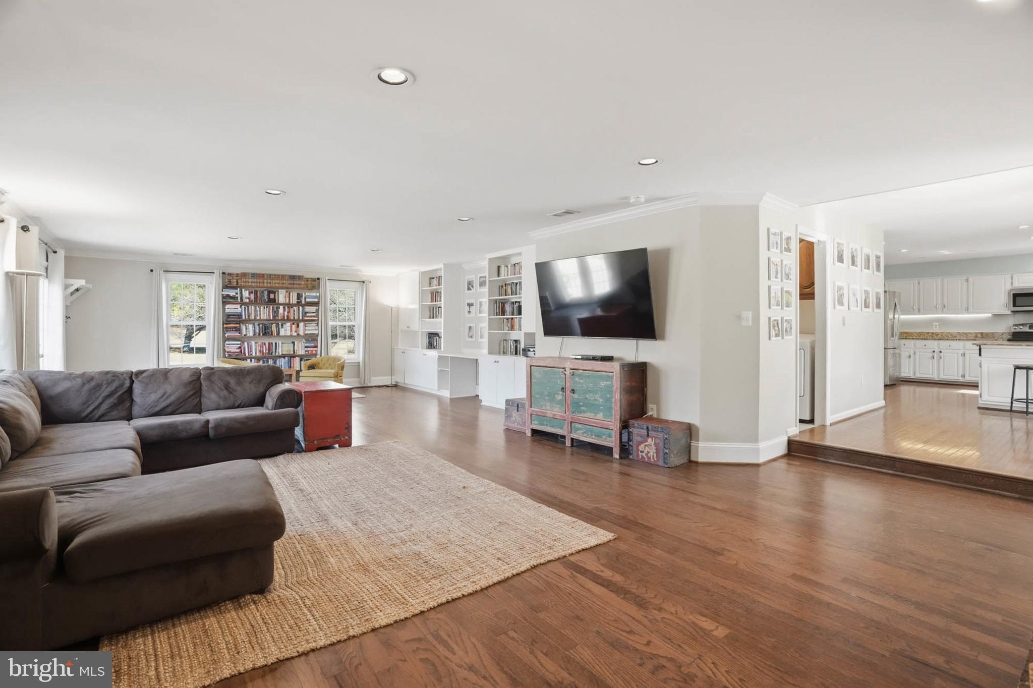 AVERY VILLAGE - Residential