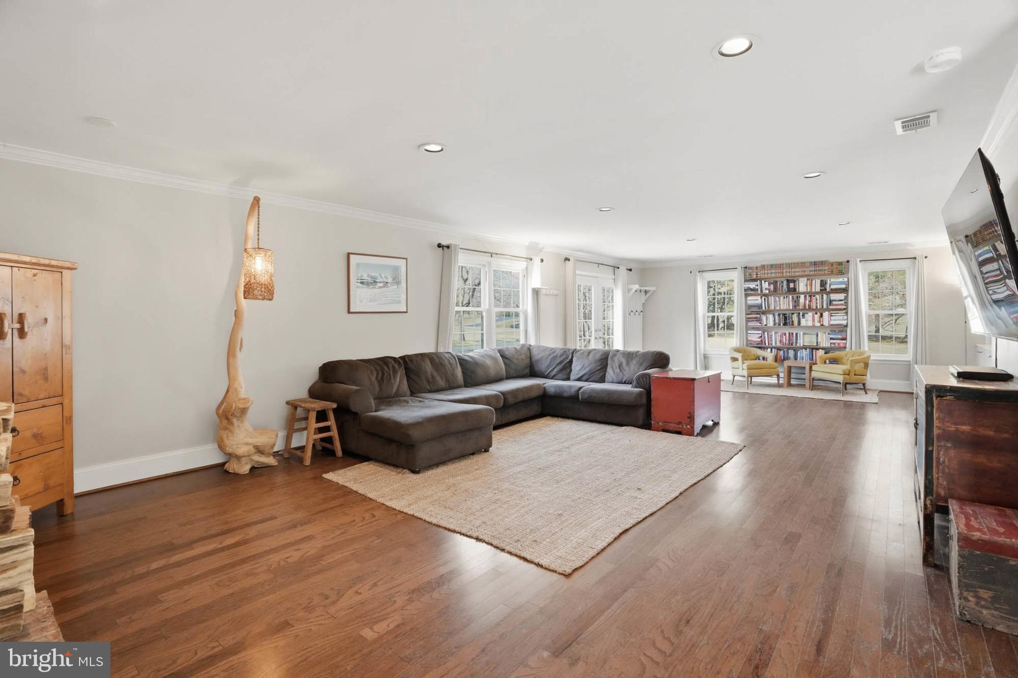 AVERY VILLAGE - Residential