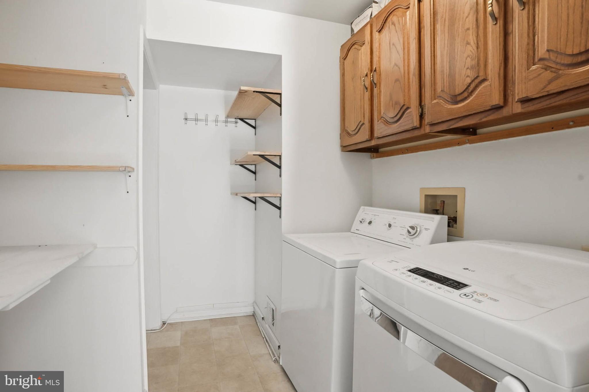 AVERY VILLAGE - Residential