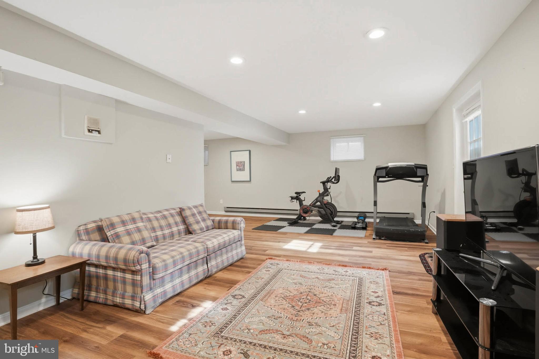 AVERY VILLAGE - Residential