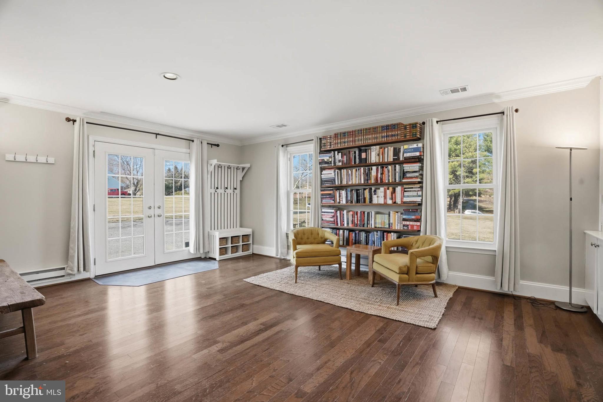 AVERY VILLAGE - Residential