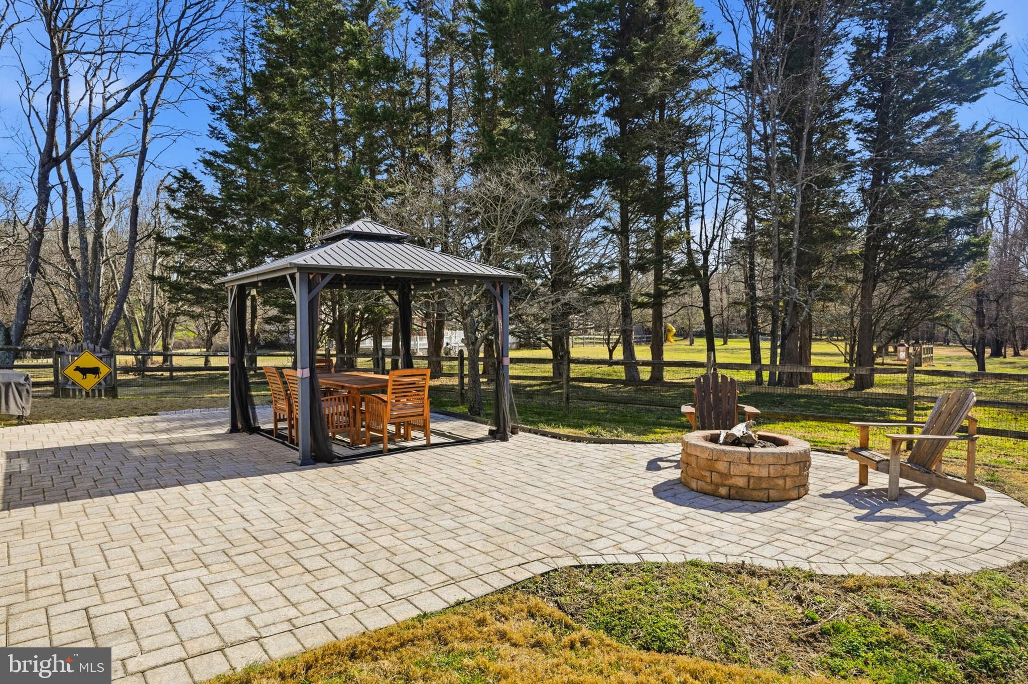 AVERY VILLAGE - Residential