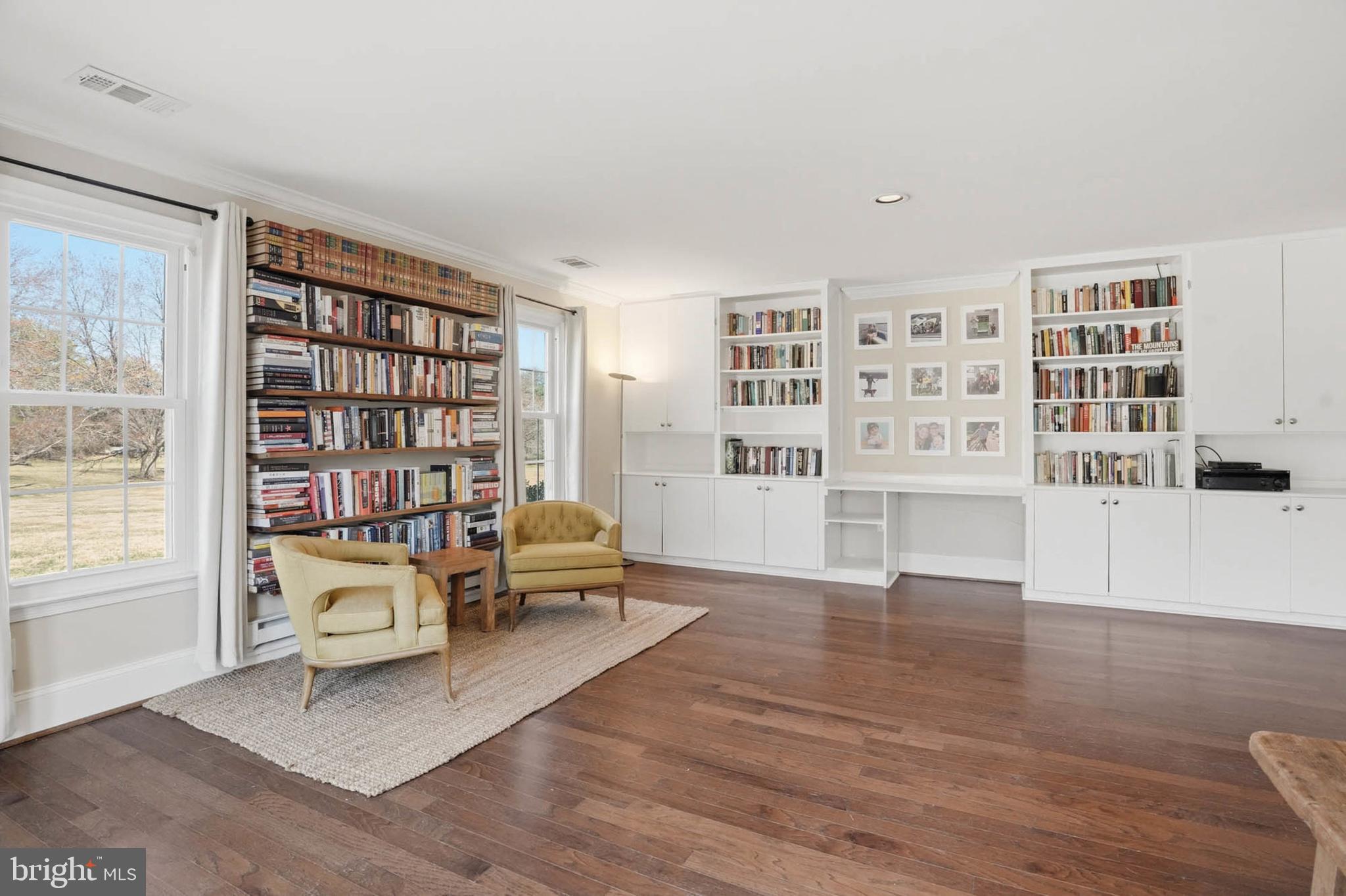 AVERY VILLAGE - Residential