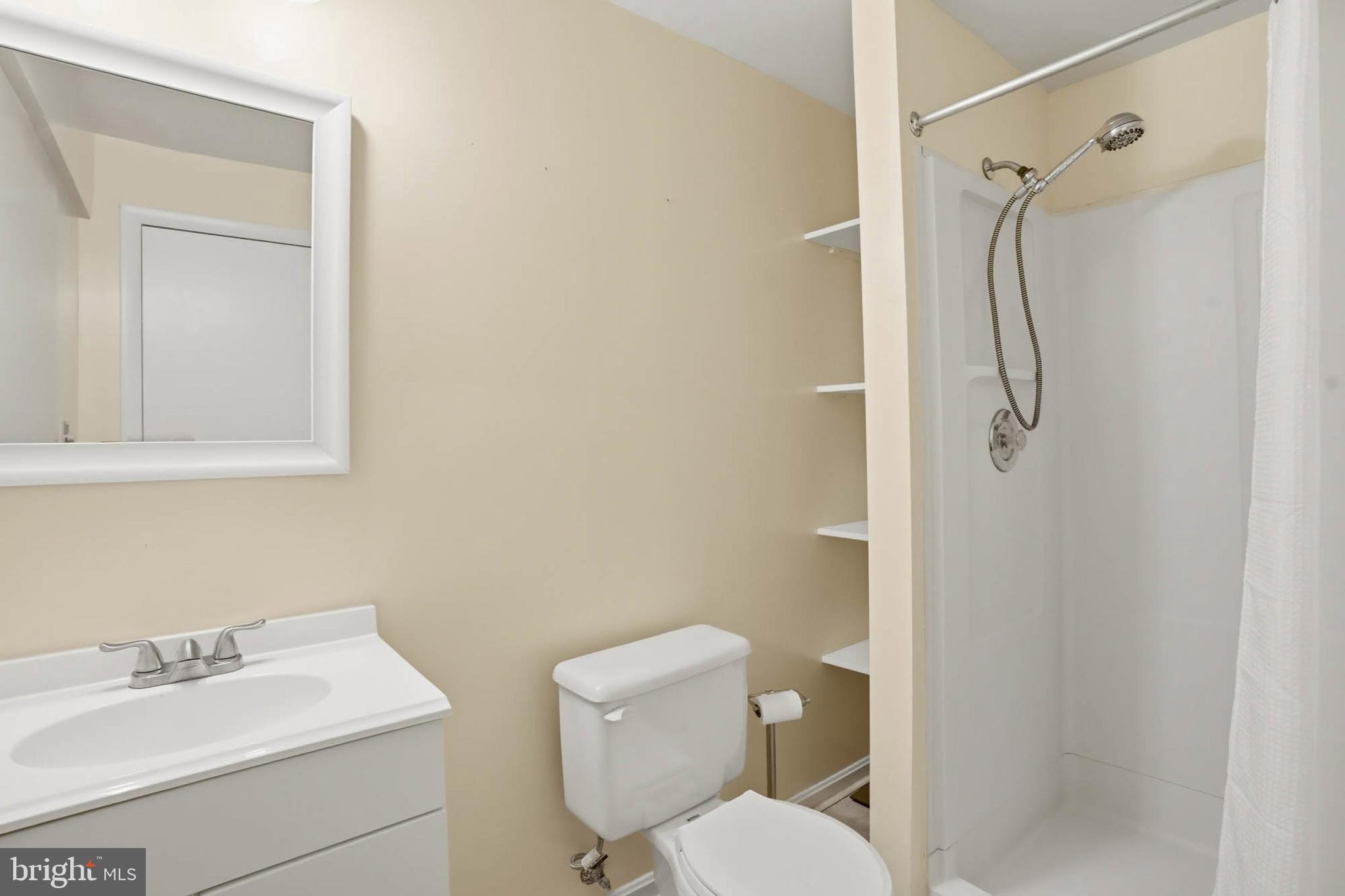 AVERY VILLAGE - Residential