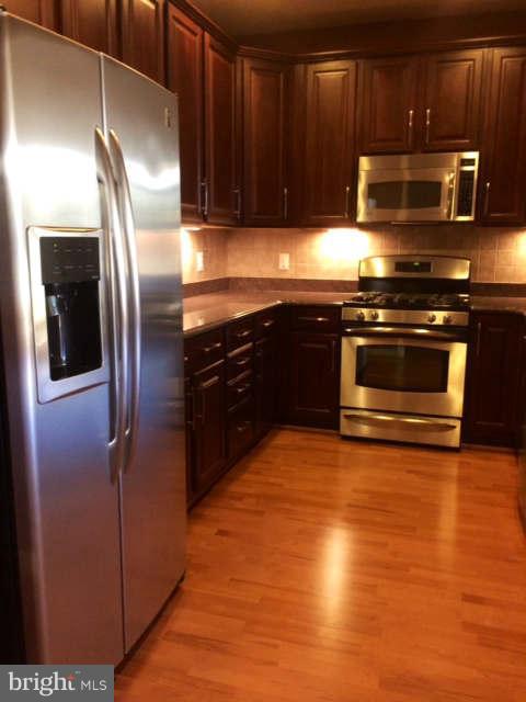 RIVER OAKS - Residential Lease