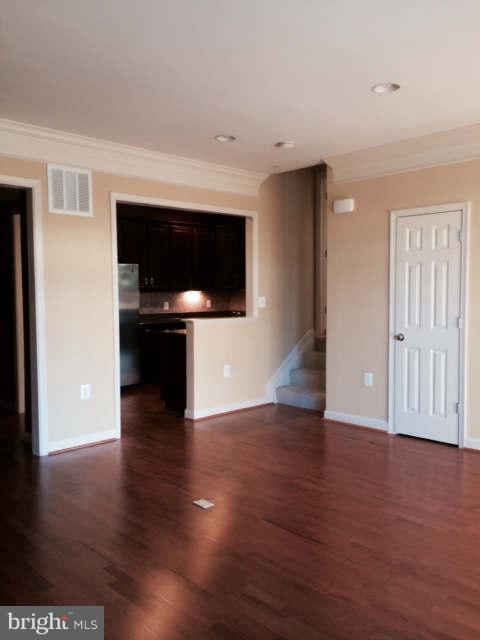 RIVER OAKS - Residential Lease