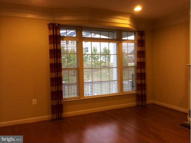 RIVER OAKS - Residential Lease