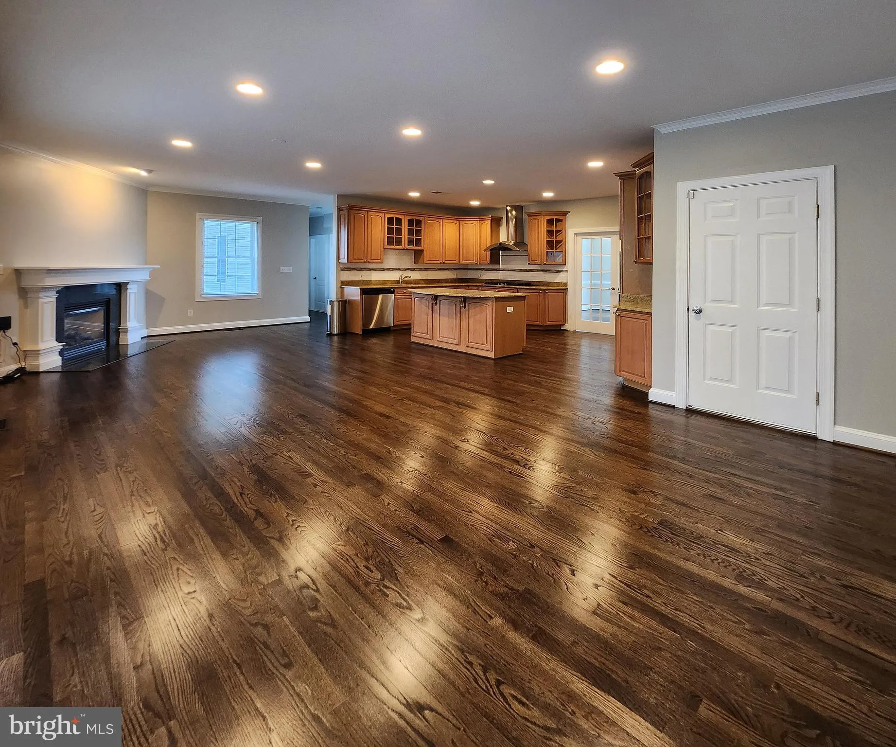 Vienna, Virginia 22180, United States, 6 Bedrooms Bedrooms, ,5 BathroomsBathrooms,Residential,Active,72