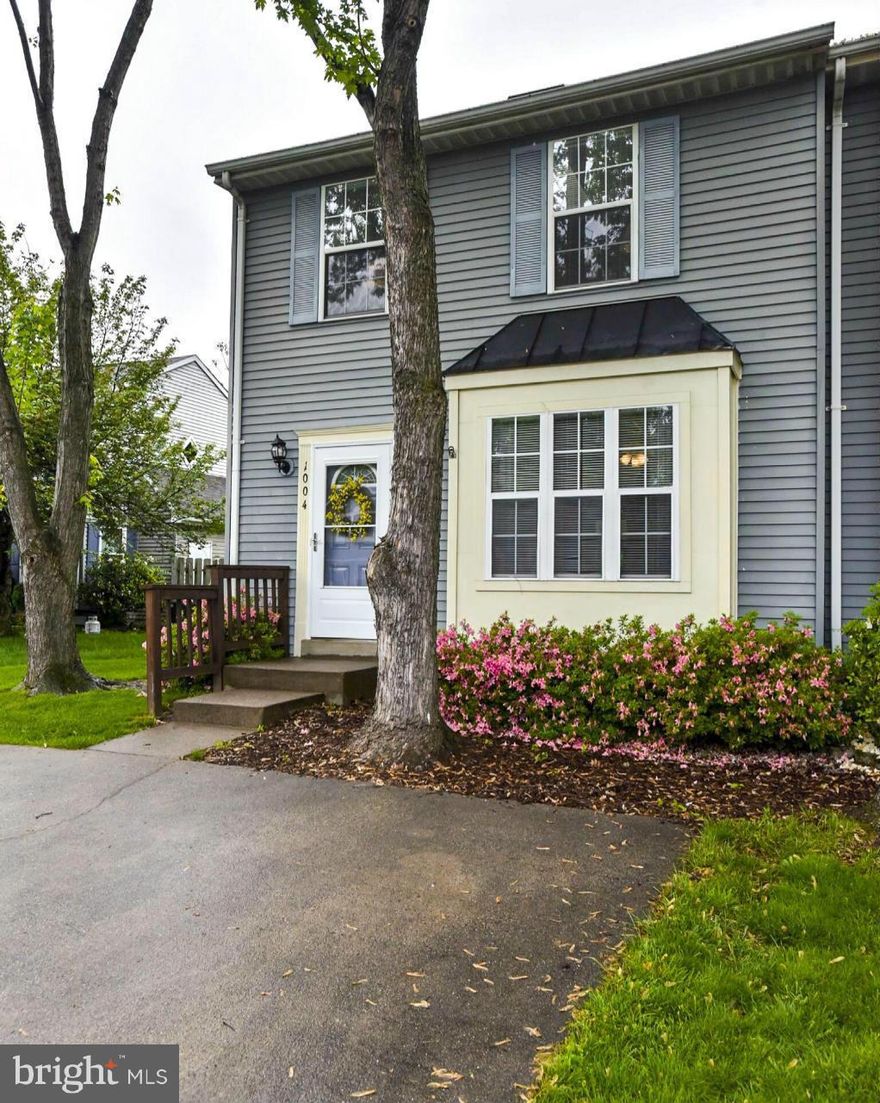 First Home Buyers Dream. Nothing to do but move in. Tastefully decorated  modern as tomorrow  Duplex  offering 2 Bedrooms, 2.5 Baths, Family room with fireplace, on quiet a cul-de sac with recent updates that  include a brand new step saving kitchen with all new appliances, countertop, backsplash and ceramic tile floor, main level gleaming  laminate wood floor, new toilets & Flower bordered patio.