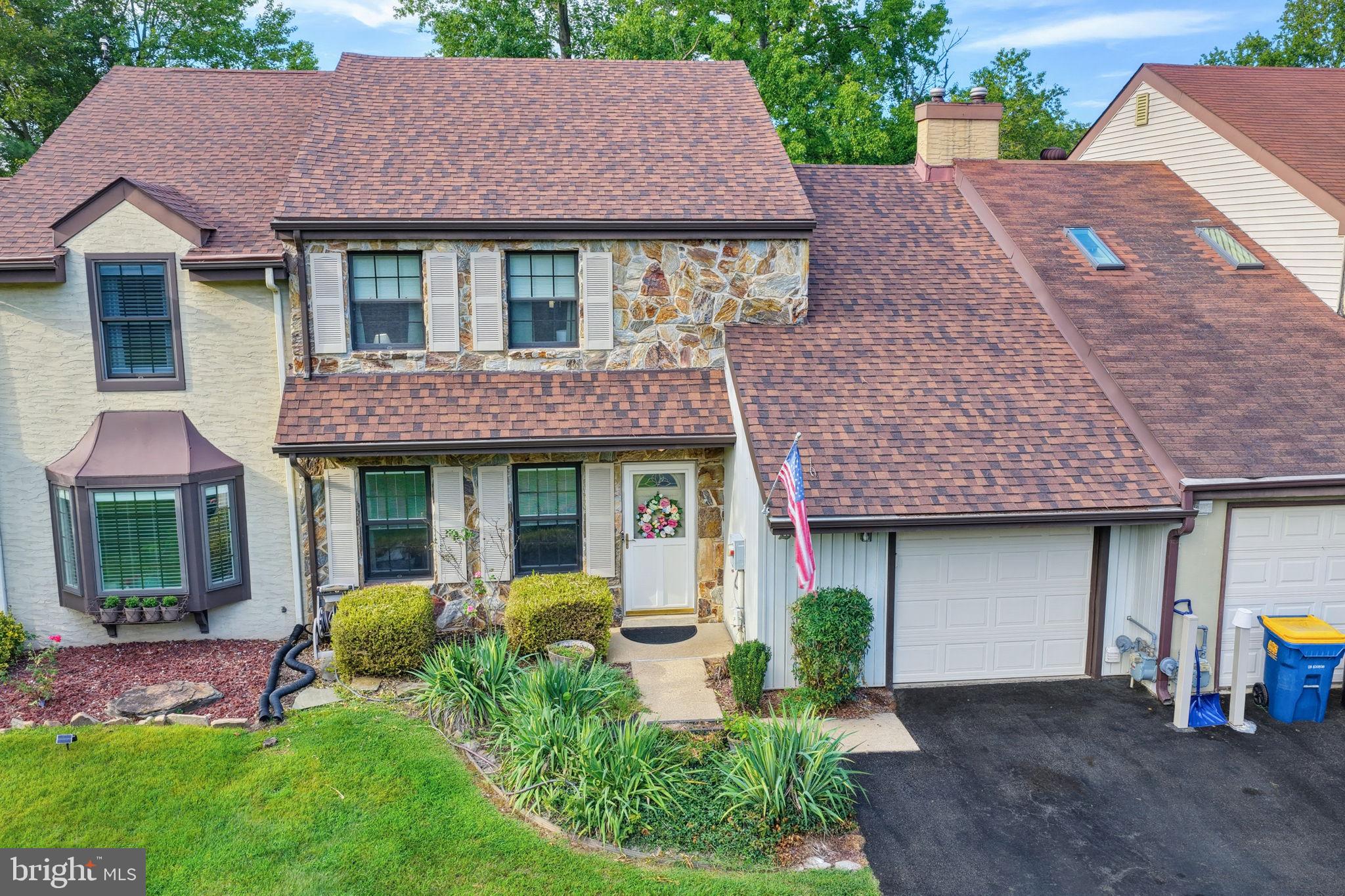 25 S TURNBERRY DRIVE