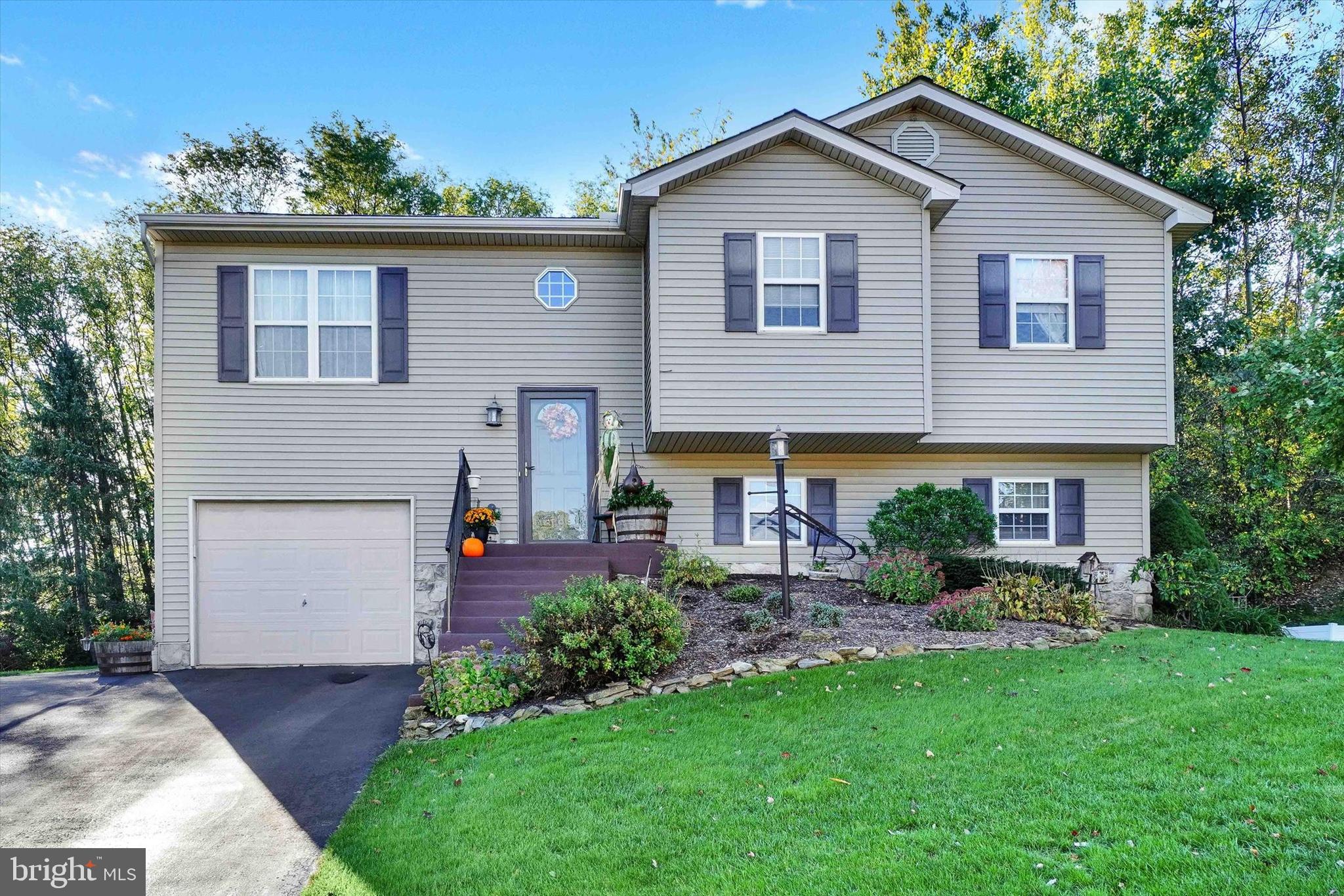 HIGHLAND MANOR - Residential