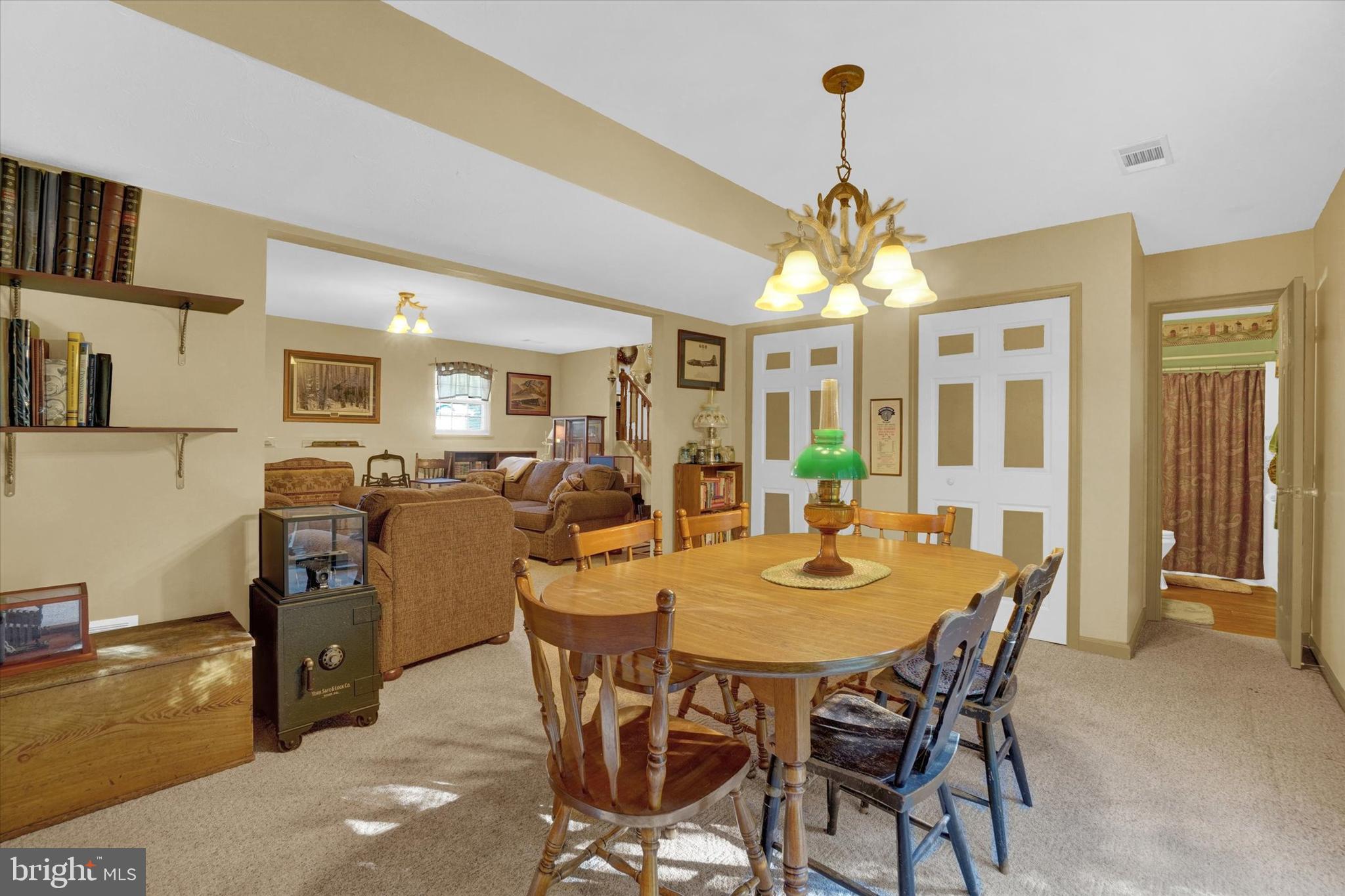 HIGHLAND MANOR - Residential