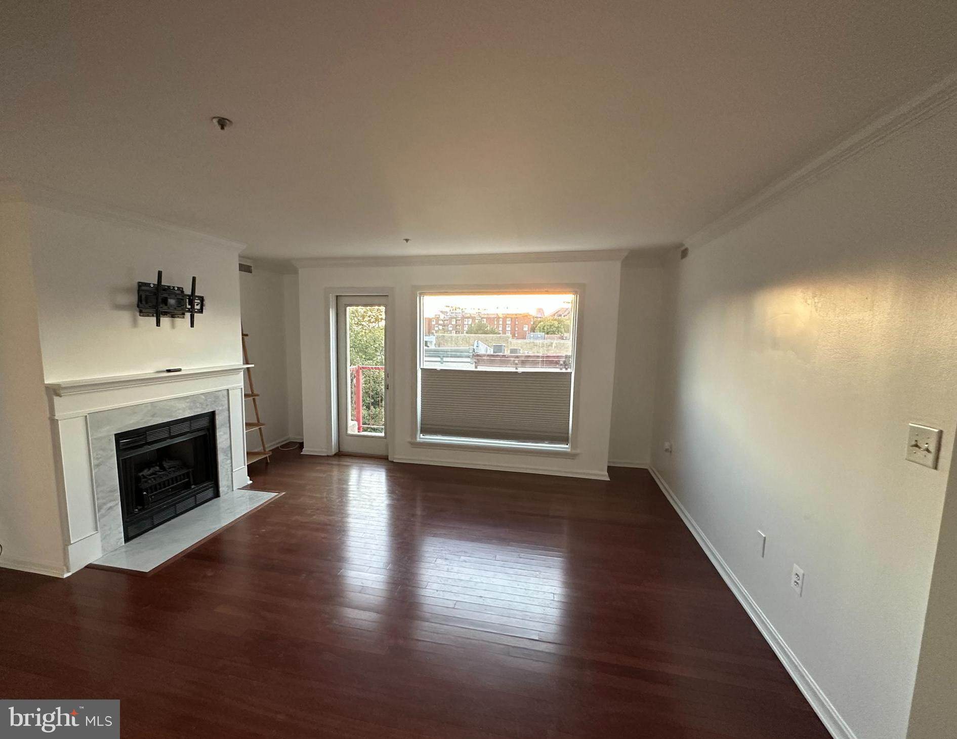 911 S CHARLES STREET 403