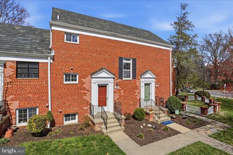 Photo of 3105 Martha Custis Drive, ALEXANDRIA, VA 22302 (MLS # VAAX2055292)