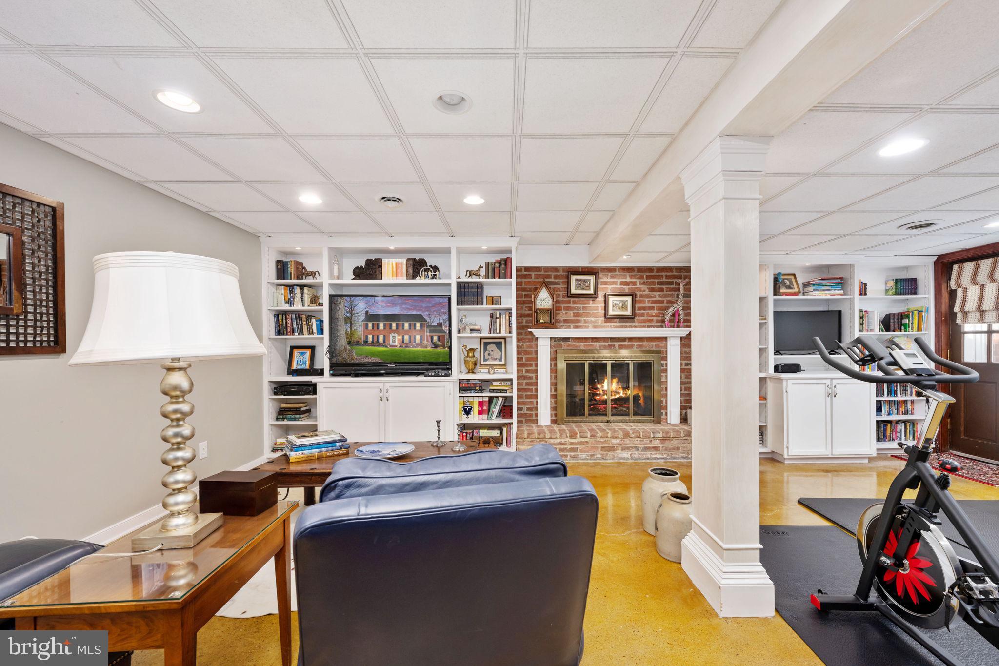 WOODLAWN - Residential