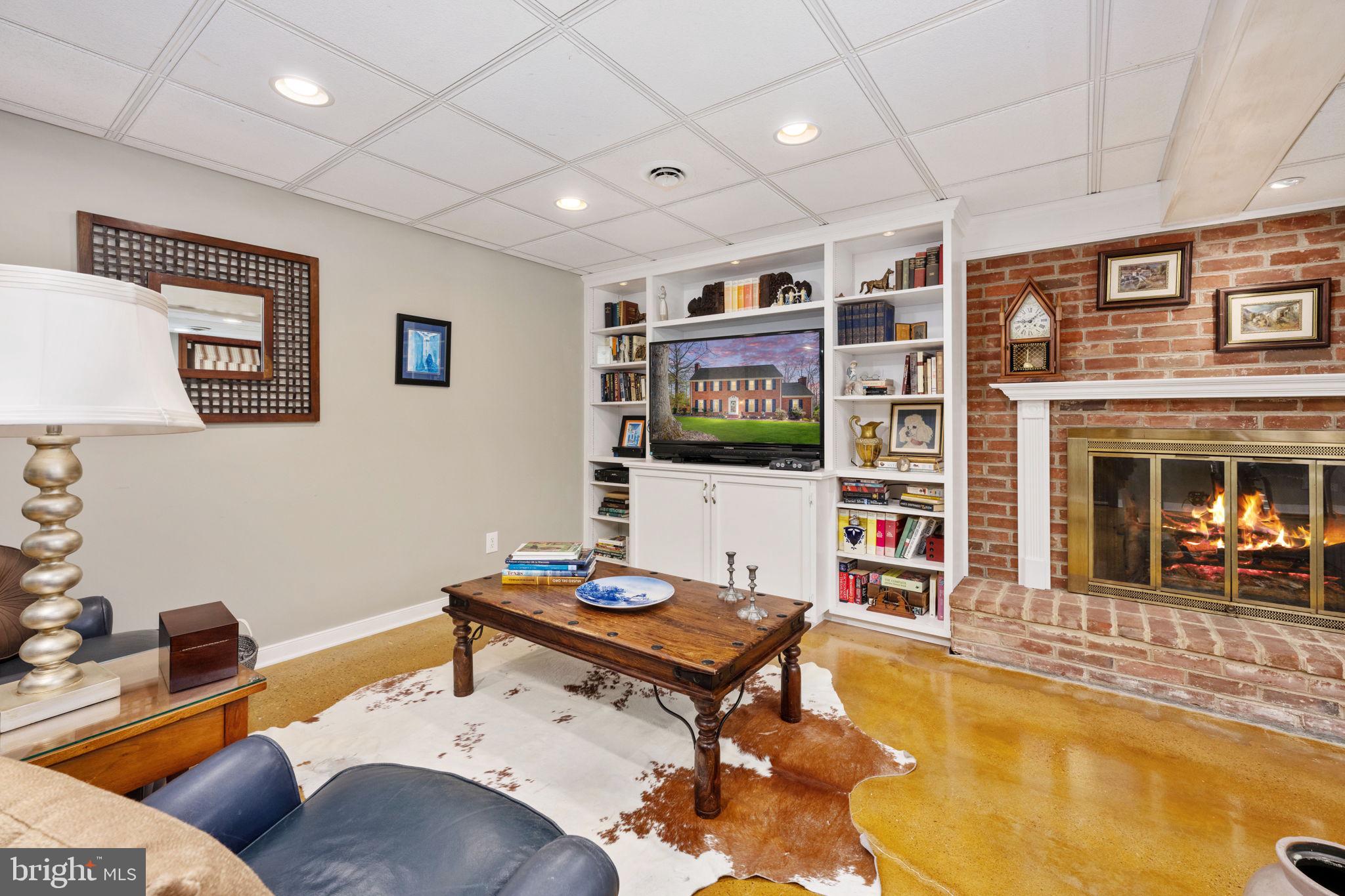 WOODLAWN - Residential