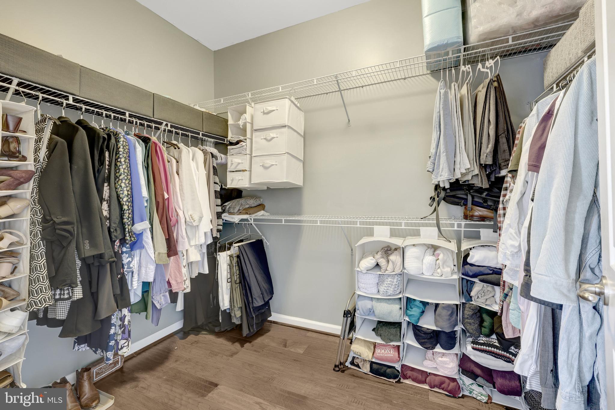 LOUDOUN CROSSING - Residential