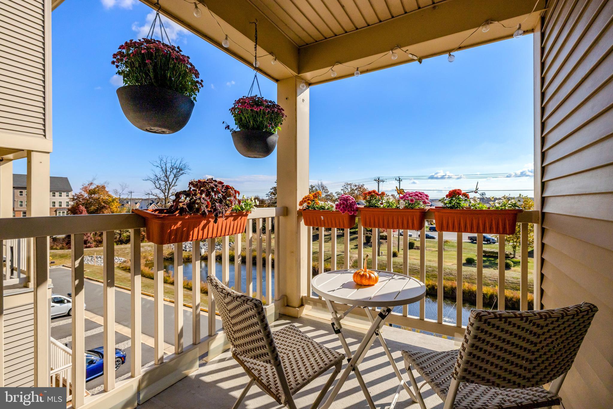 LOUDOUN CROSSING - Residential