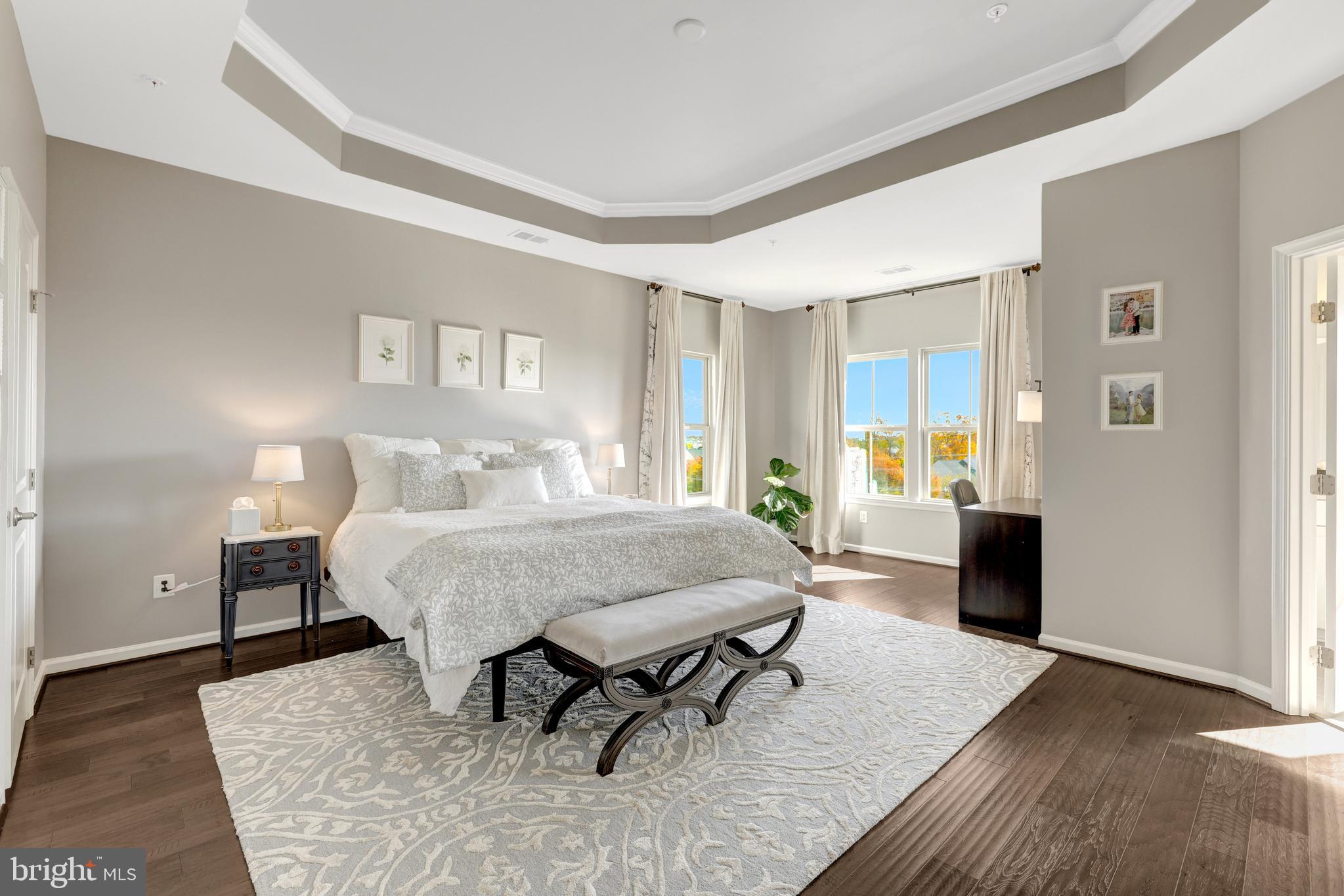 LOUDOUN CROSSING - Residential