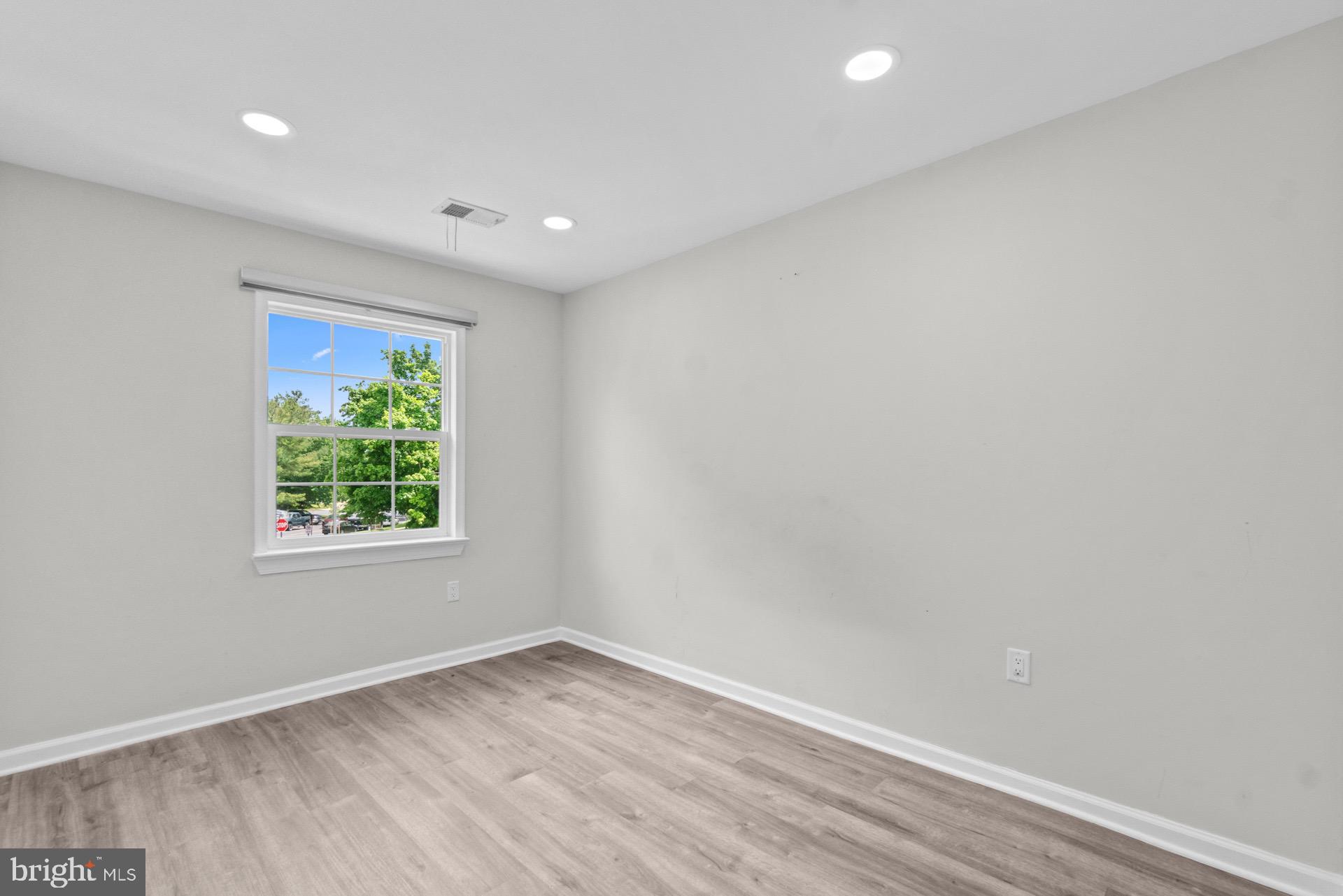 WILLOWCREST - Residential