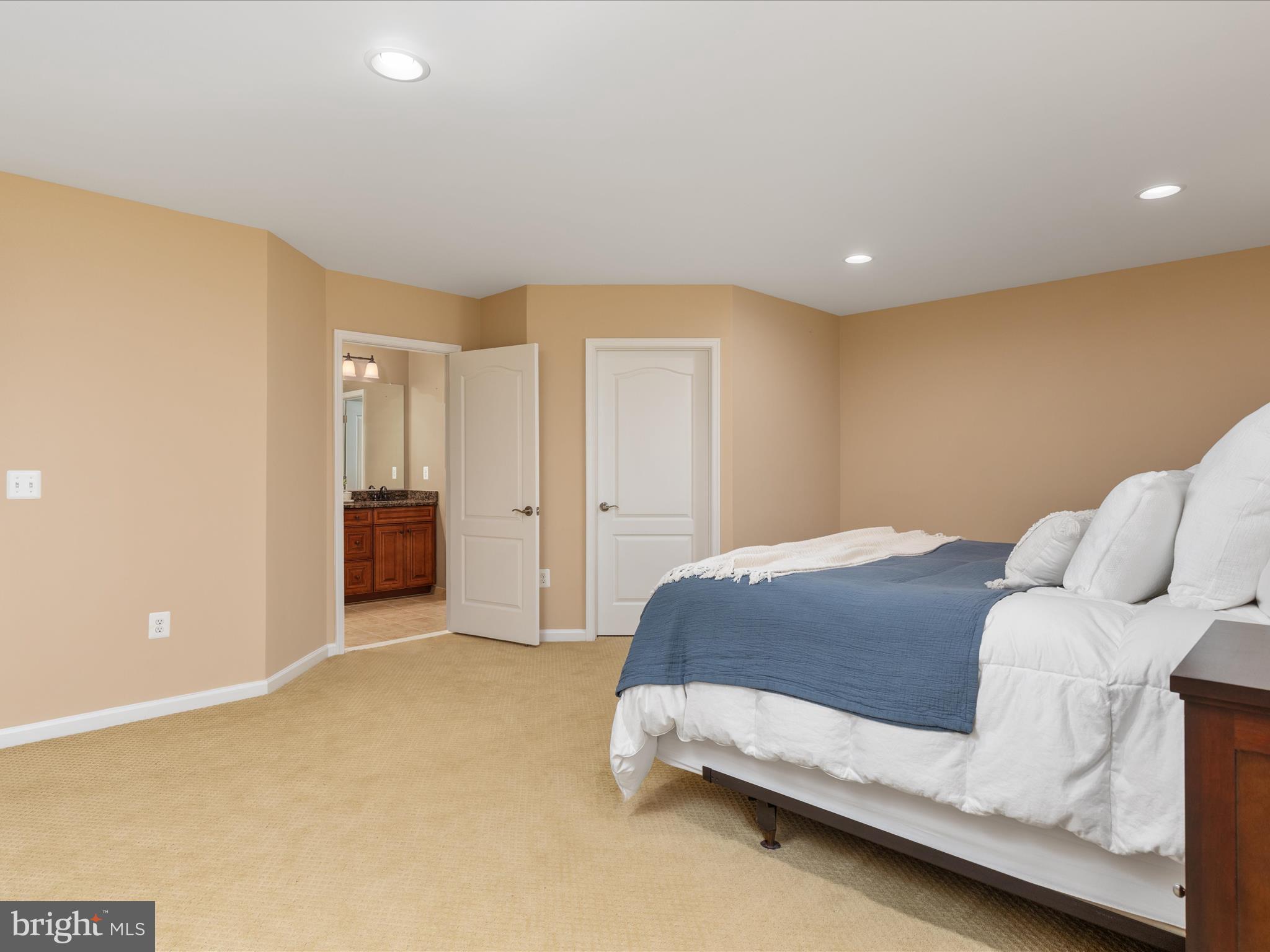 BULL RUN COUNTRY CLUB ES - Residential