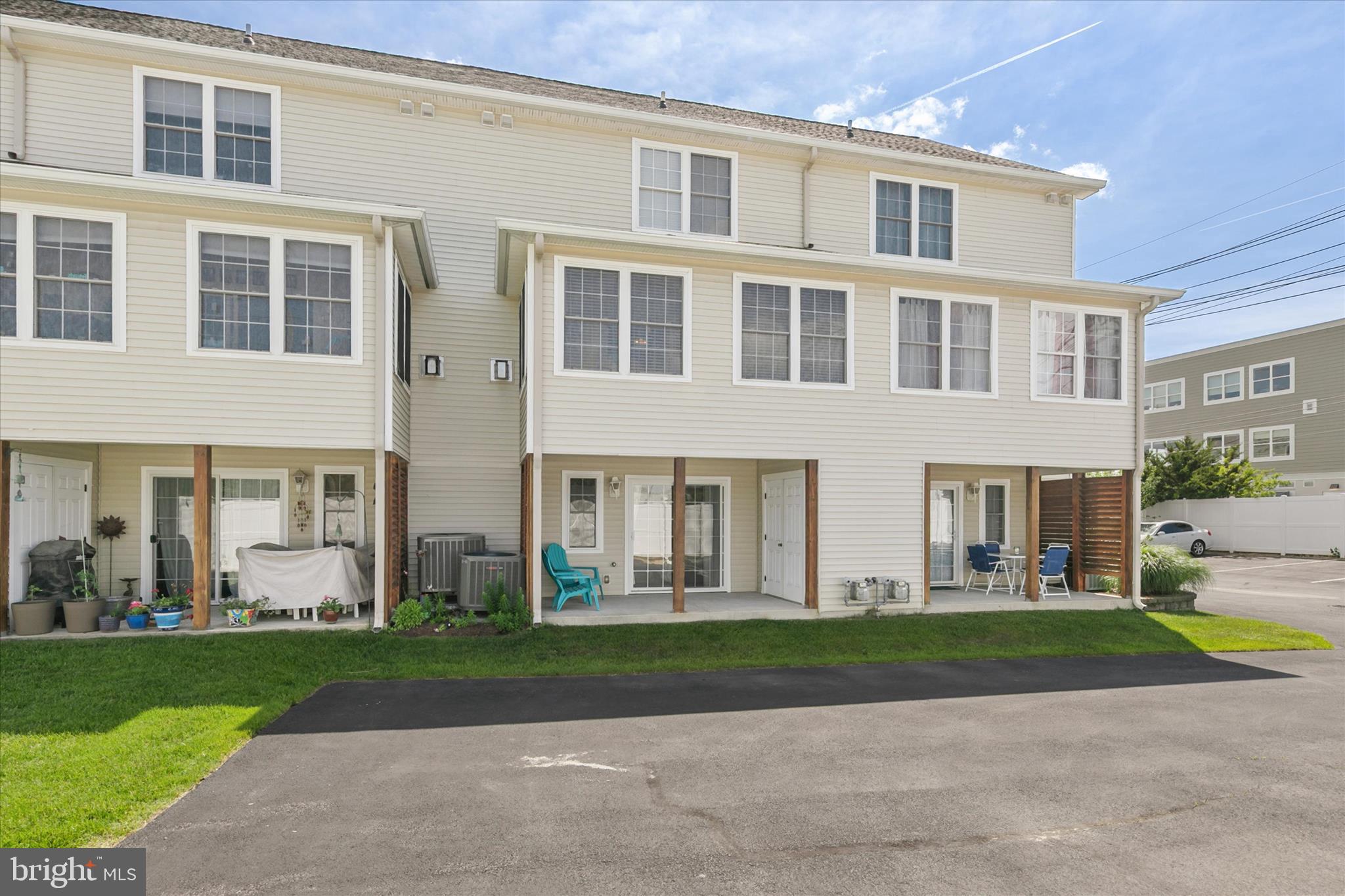 BELLA VISTA TOWNHOMES - Residential