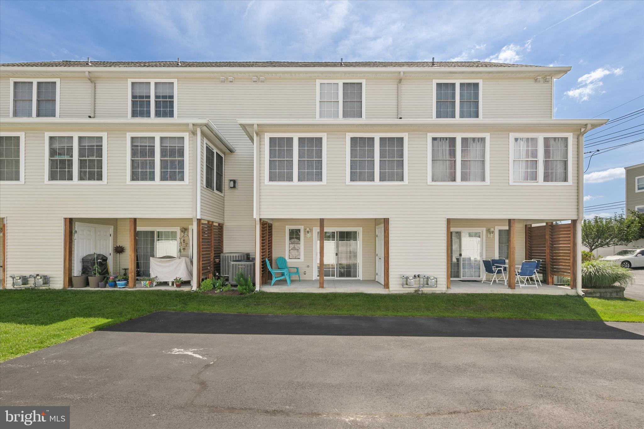 BELLA VISTA TOWNHOMES - Residential