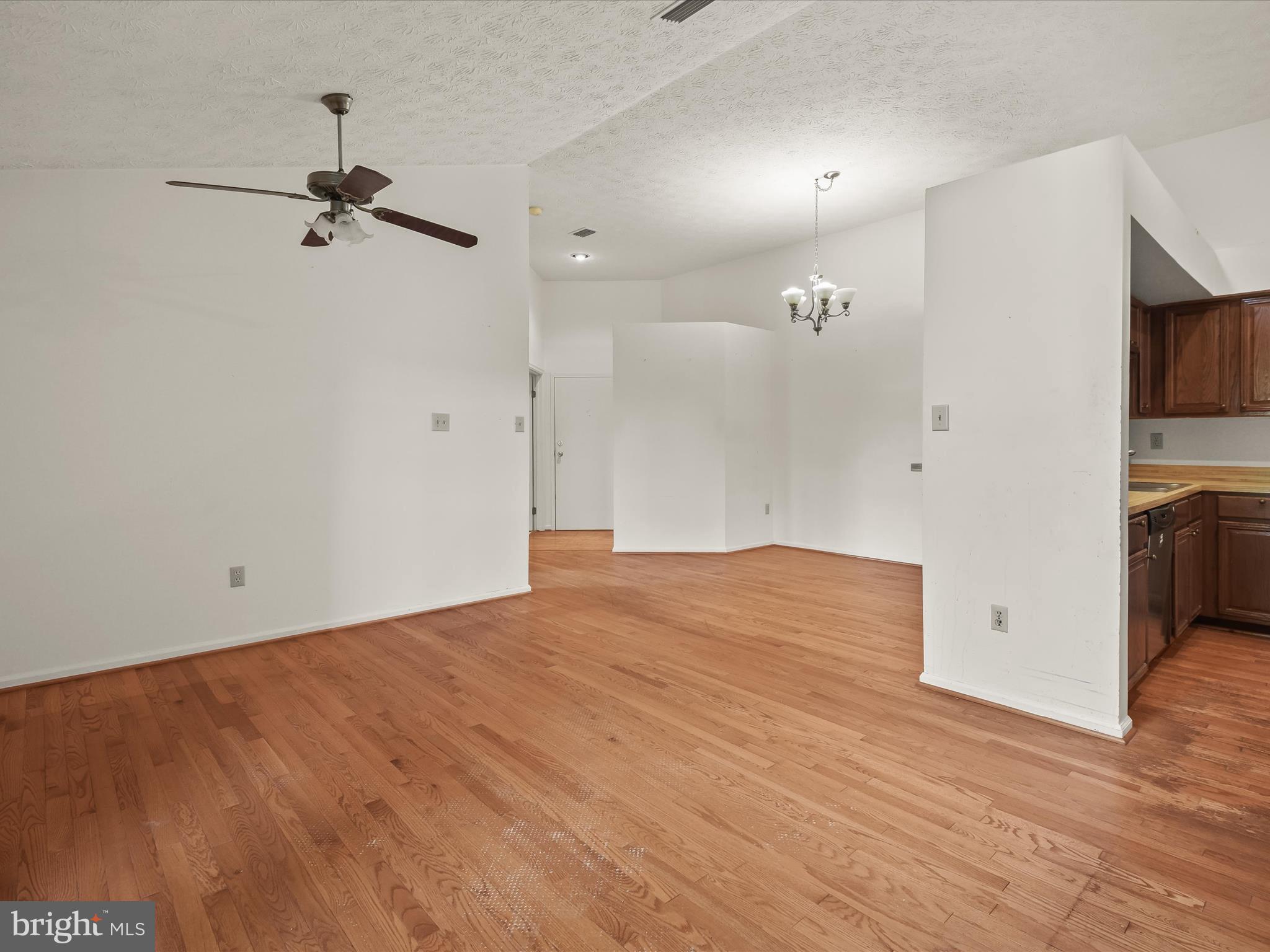 WATERS EDGE AT NORTH LAKE - Residential