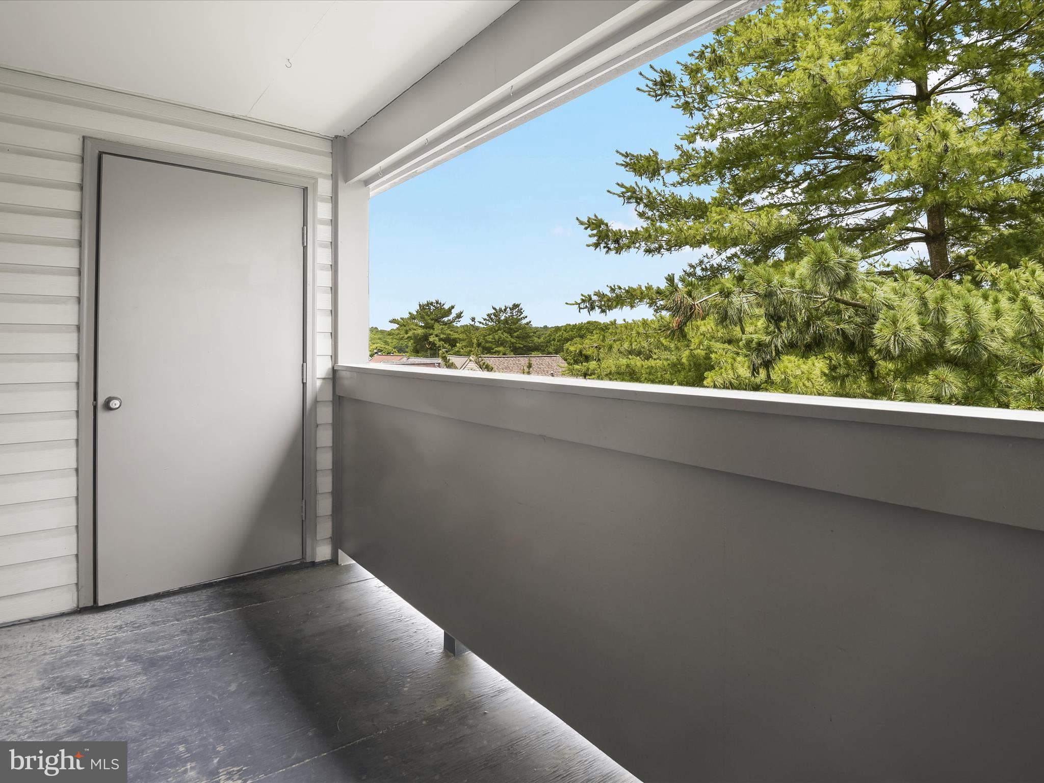 WATERS EDGE AT NORTH LAKE - Residential