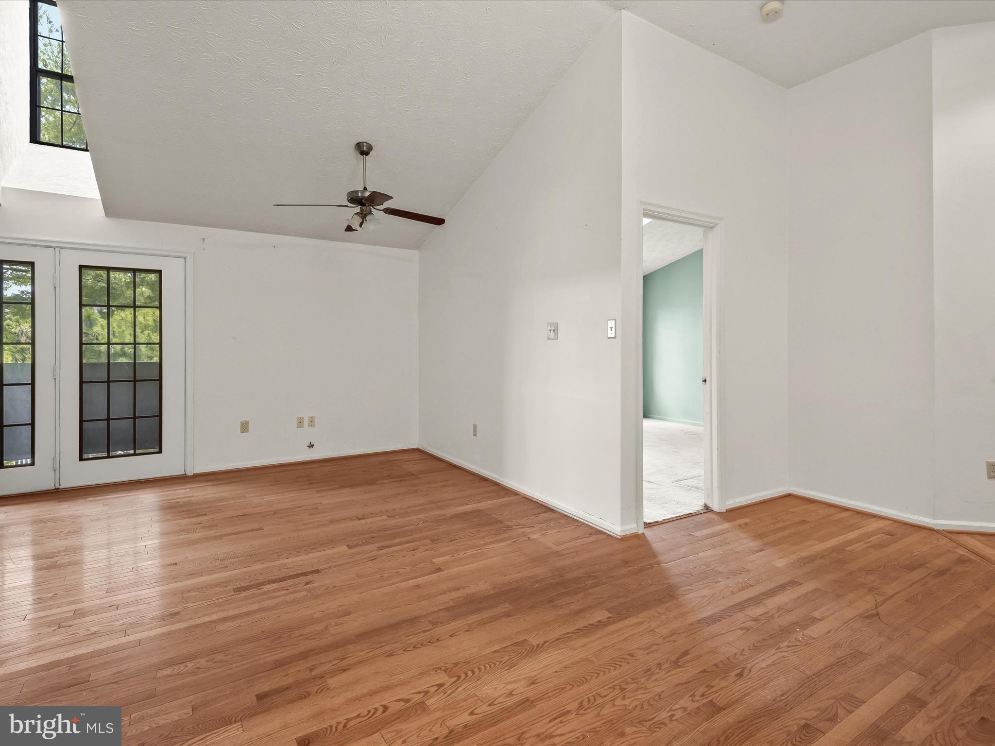 WATERS EDGE AT NORTH LAKE - Residential