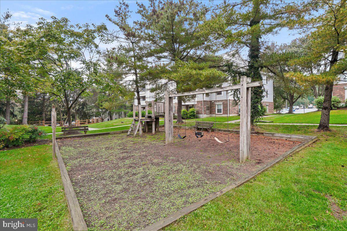 WATERS EDGE AT NORTH LAKE - Residential