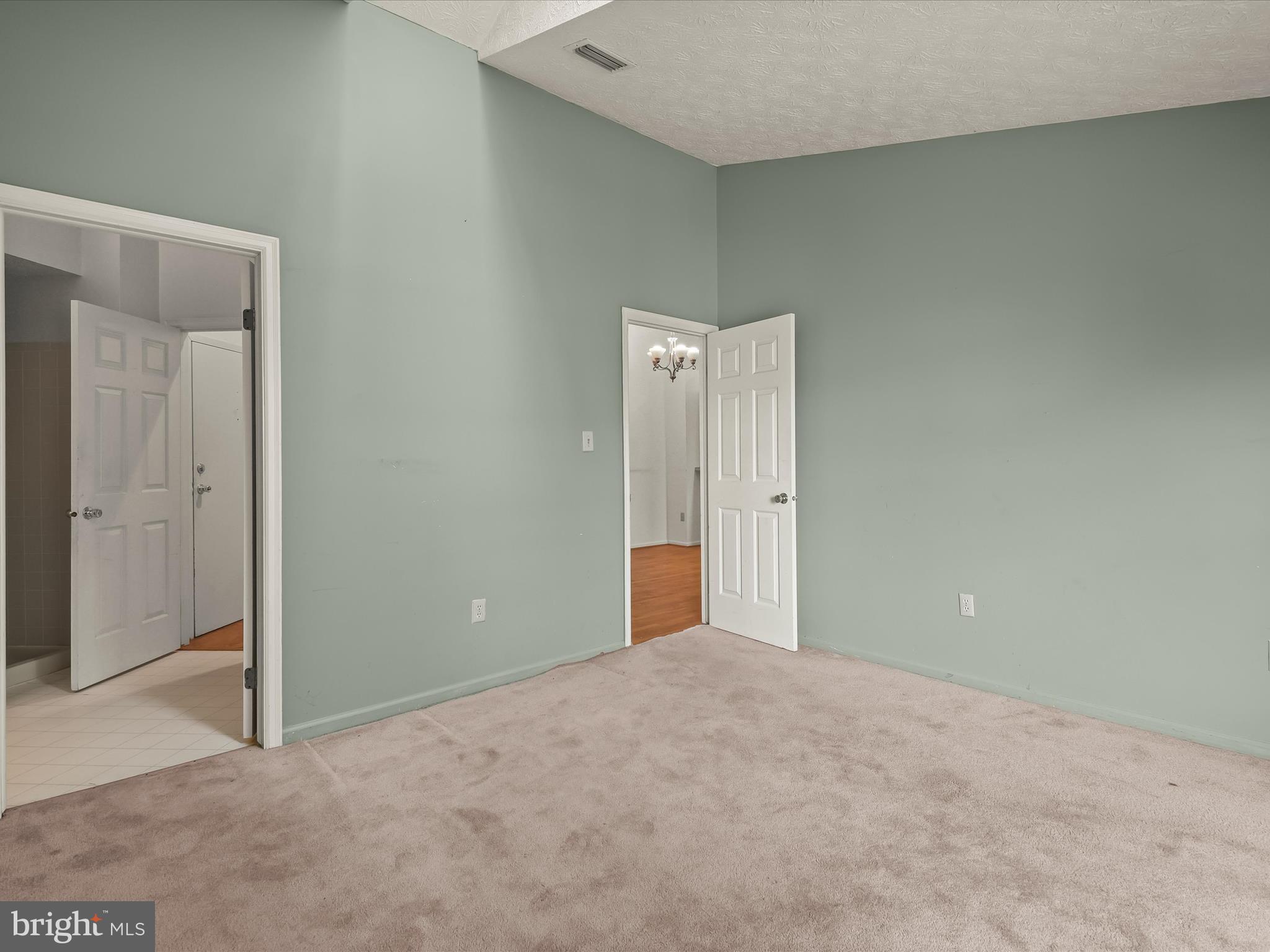 WATERS EDGE AT NORTH LAKE - Residential