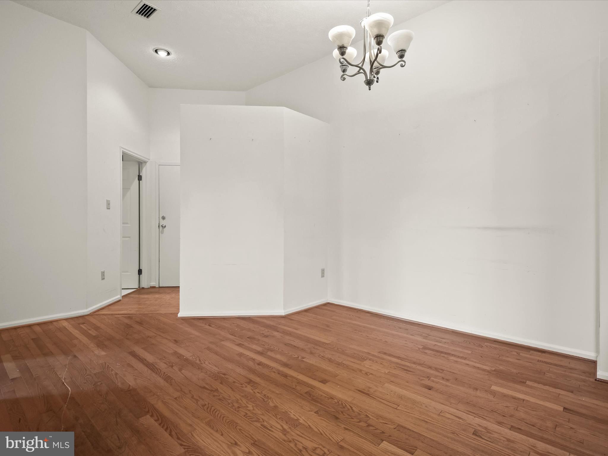 WATERS EDGE AT NORTH LAKE - Residential